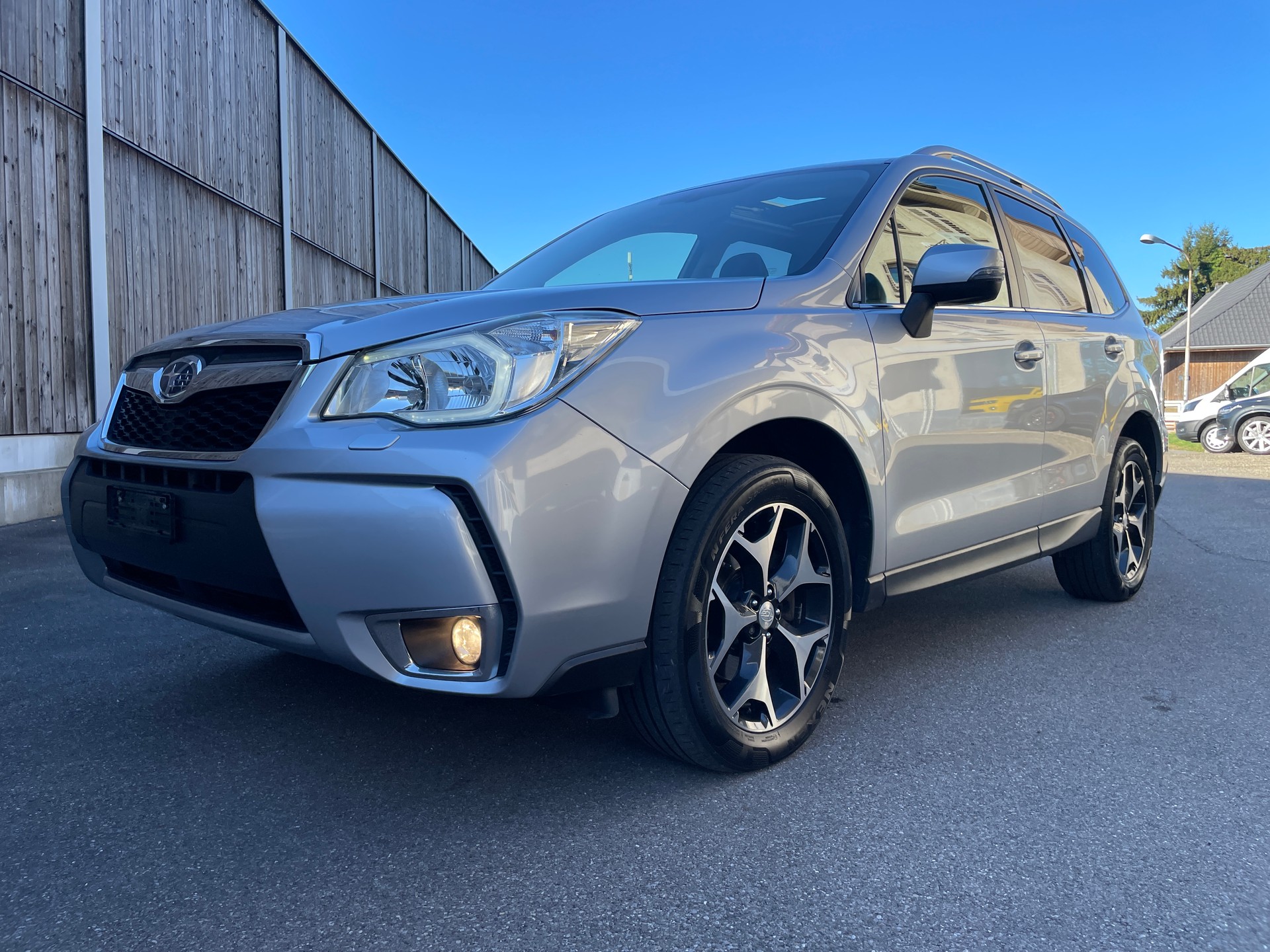 SUBARU Forester 2.0XT Luxury Lineartronic-image-1