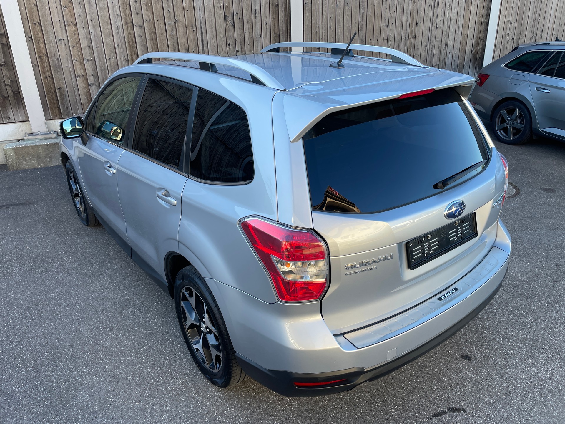 SUBARU Forester 2.0XT Luxury Lineartronic-image-4