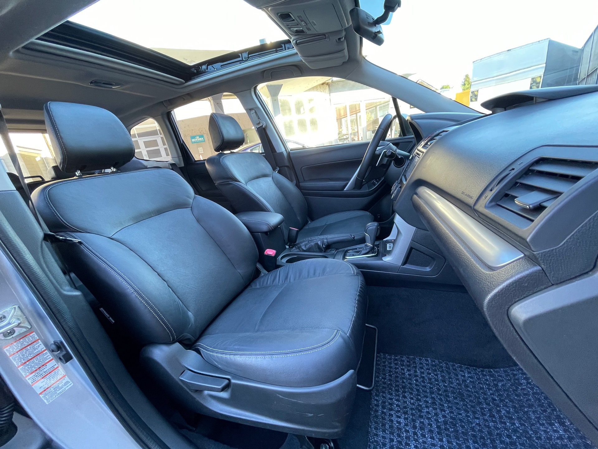 SUBARU Forester 2.0XT Luxury Lineartronic-image-17
