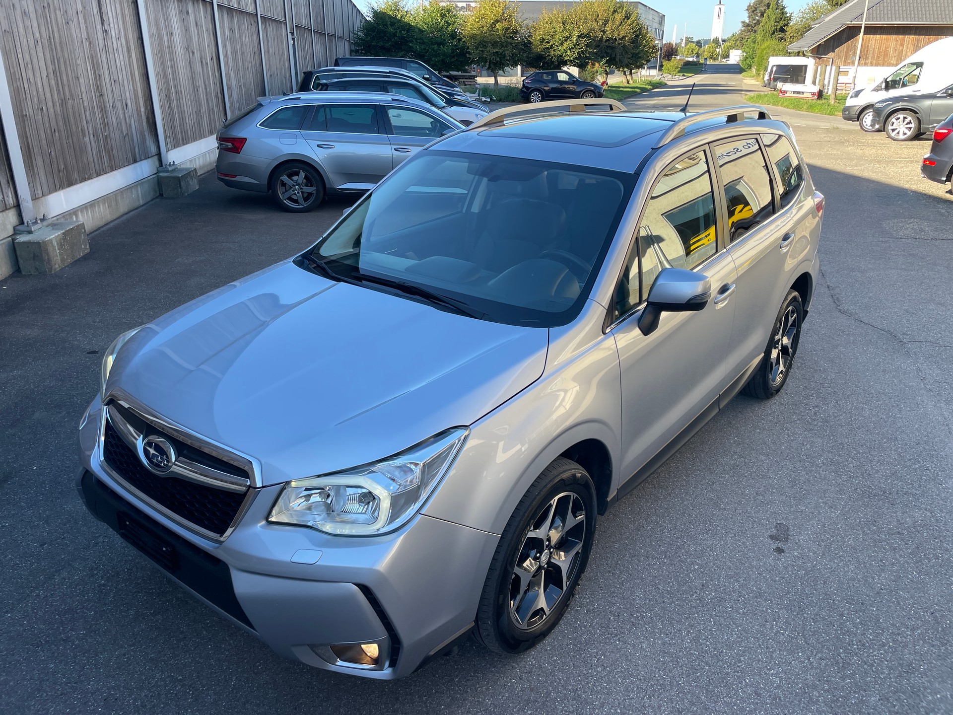 SUBARU Forester 2.0XT Luxury Lineartronic-image-2