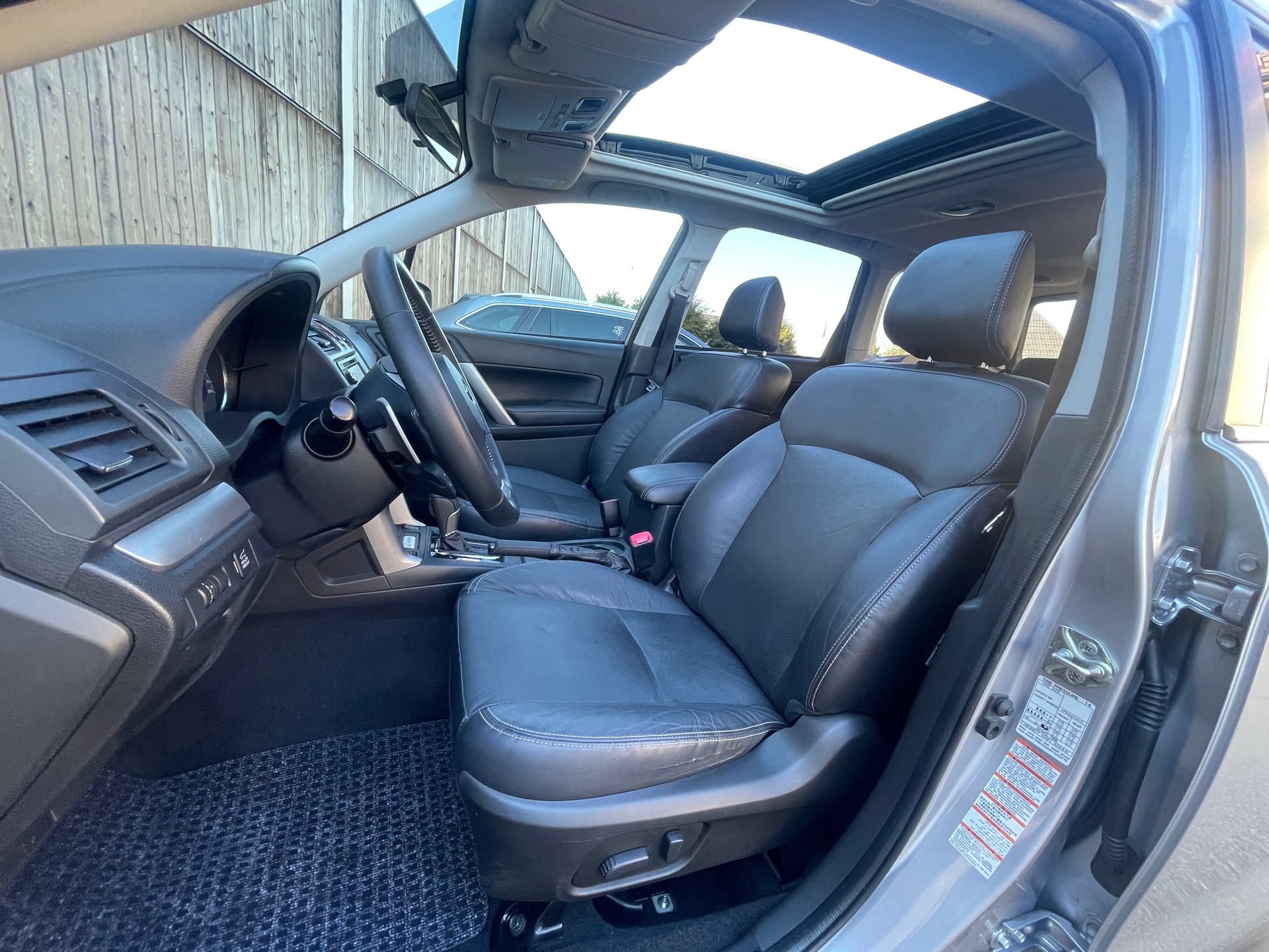 SUBARU Forester 2.0XT Luxury Lineartronic-image-11