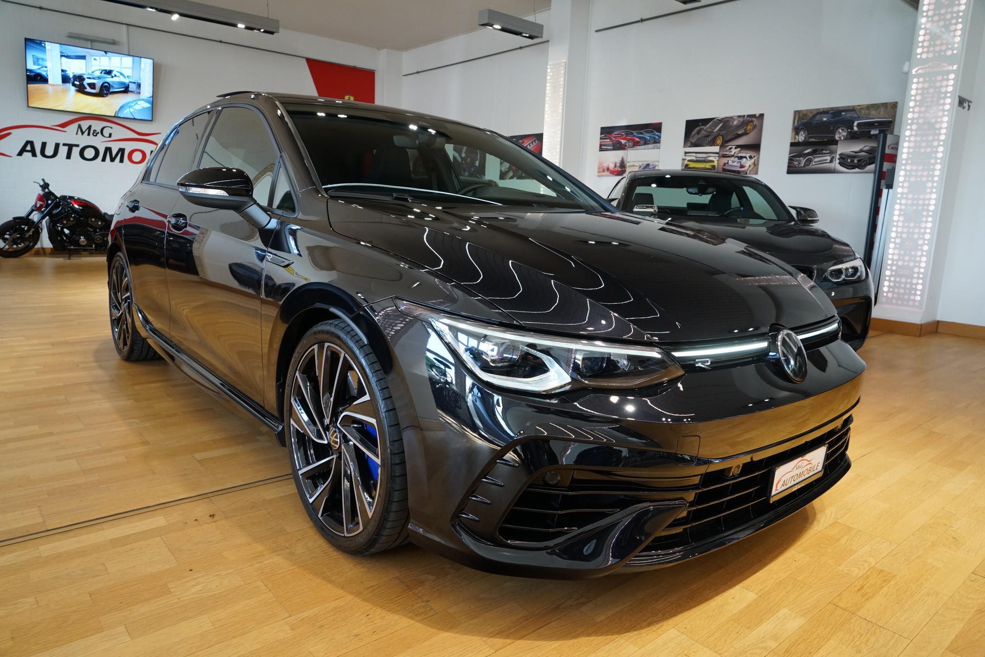 VW Golf 2.0 TSI R DSG 4Motion Akrapovič-image-2