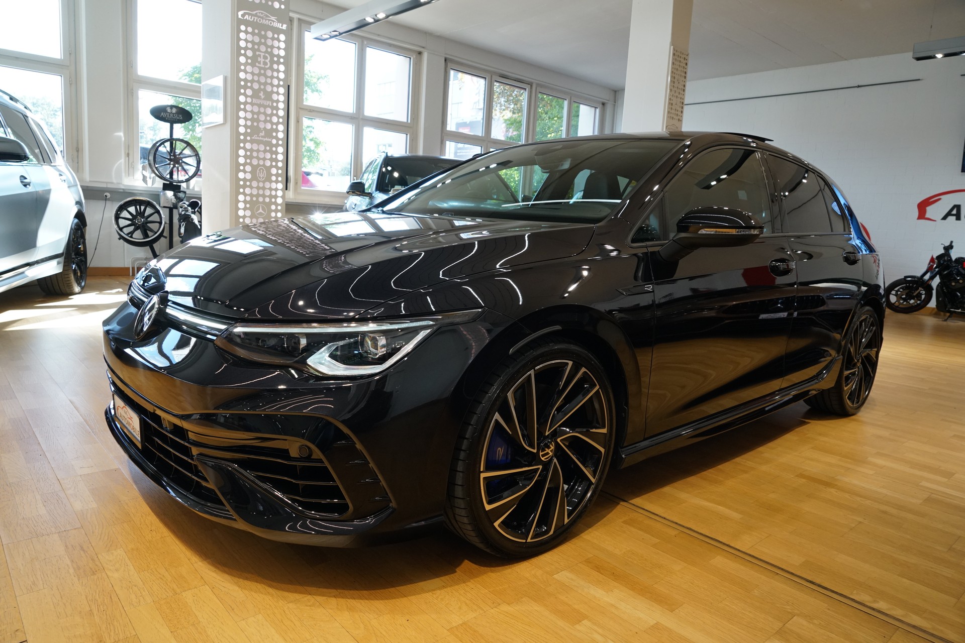 VW Golf 2.0 TSI R DSG 4Motion Akrapovič-image-0