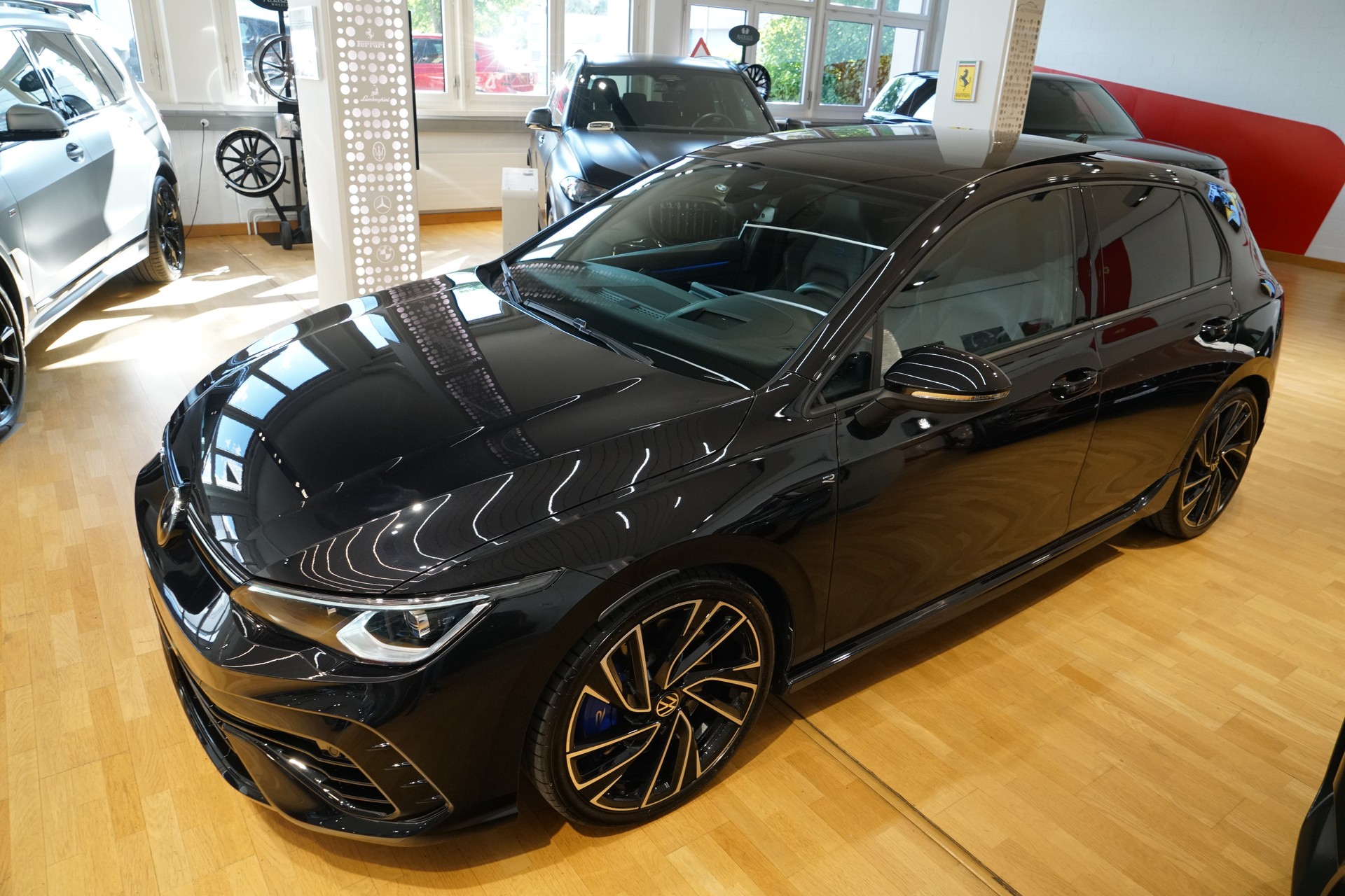 VW Golf 2.0 TSI R DSG 4Motion Akrapovič-image-11