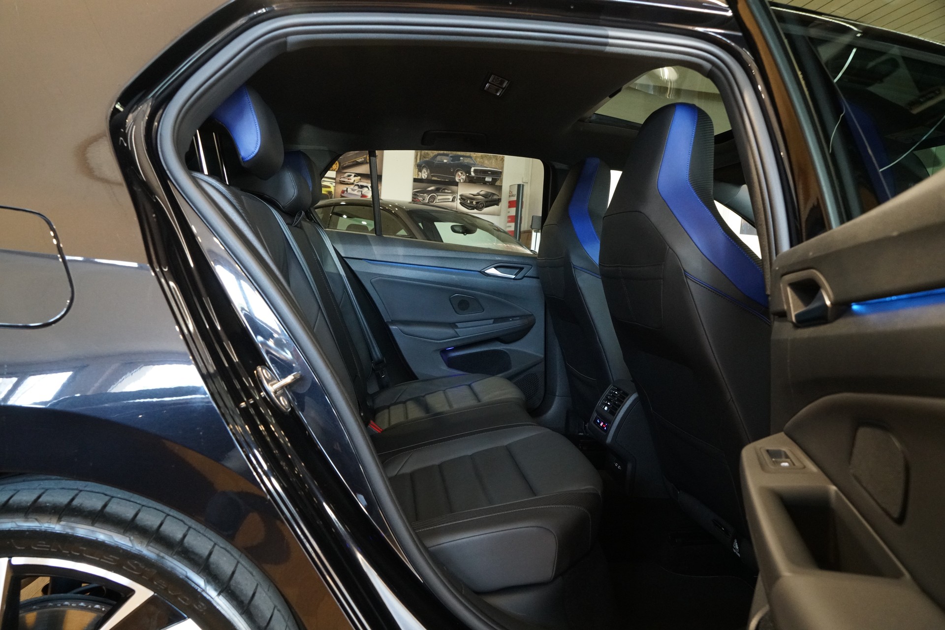 VW Golf 2.0 TSI R DSG 4Motion Akrapovič-image-23