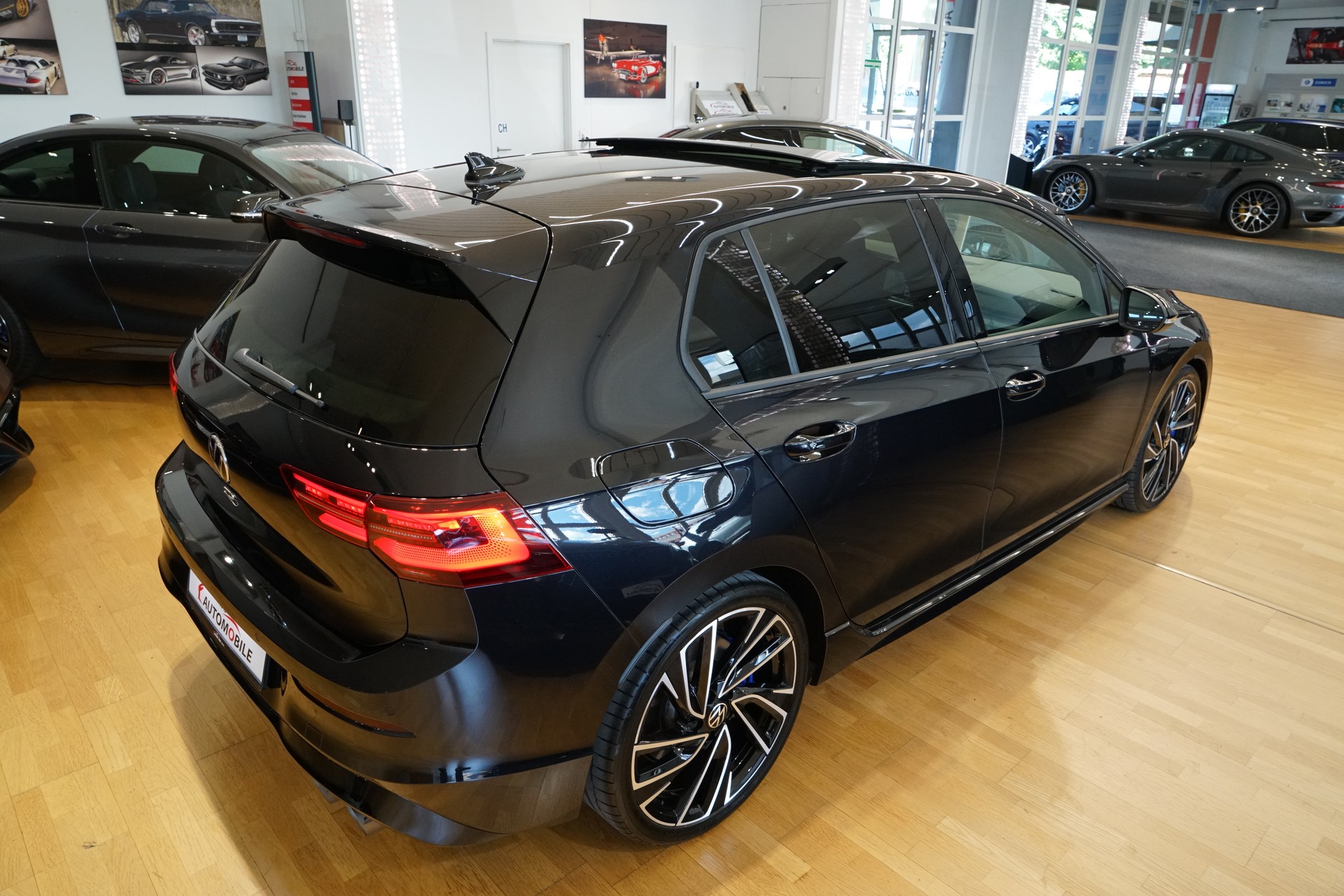 VW Golf 2.0 TSI R DSG 4Motion Akrapovič-image-9