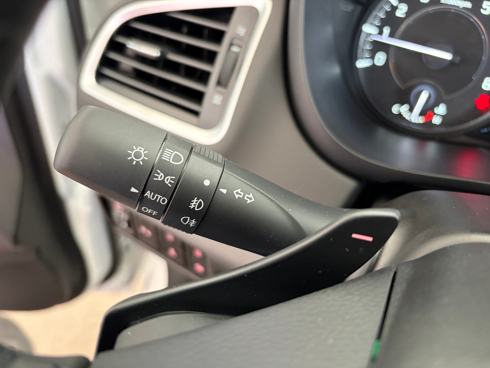 SUZUKI S-Cross 1.4 16V MHD 4WD Automatic NAVI KAMERA LED 17" LM-RÄDER-image-20