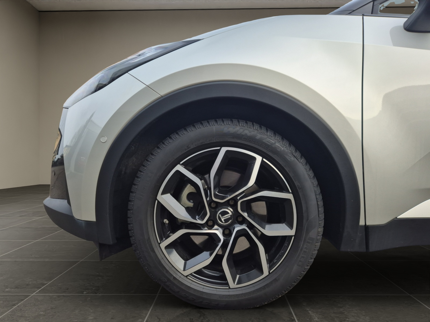 TOYOTA C-HR 2.0 HEV GR Sport Premiere 4x4-image-16
