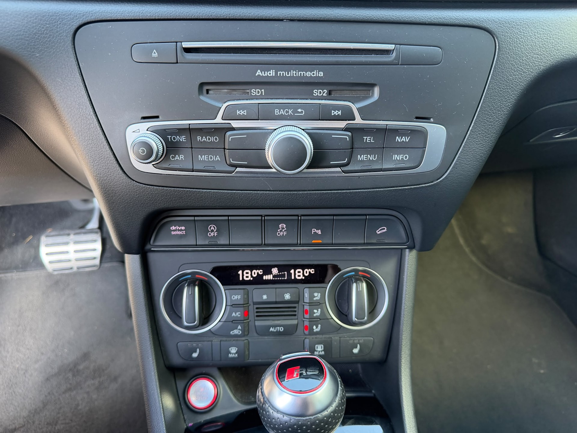 AUDI RS Q3 2.5 TFSI quattro S-tronic-image-18