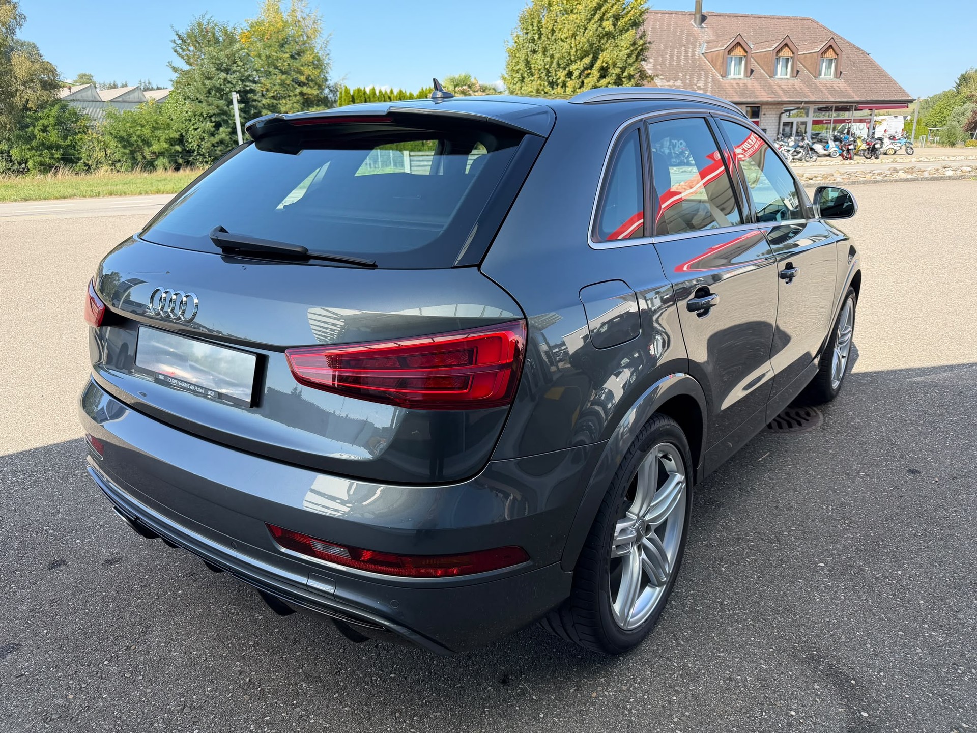 AUDI RS Q3 2.5 TFSI quattro S-tronic-image-4