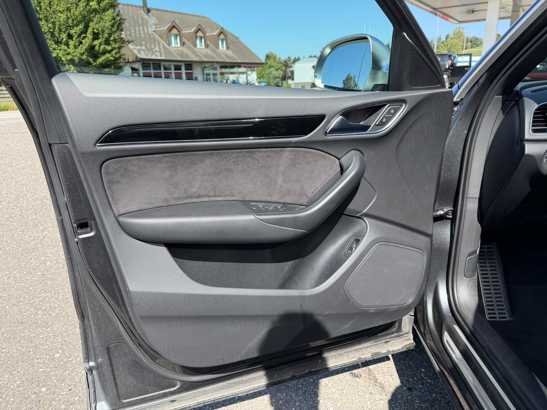 AUDI RS Q3 2.5 TFSI quattro S-tronic-image-11