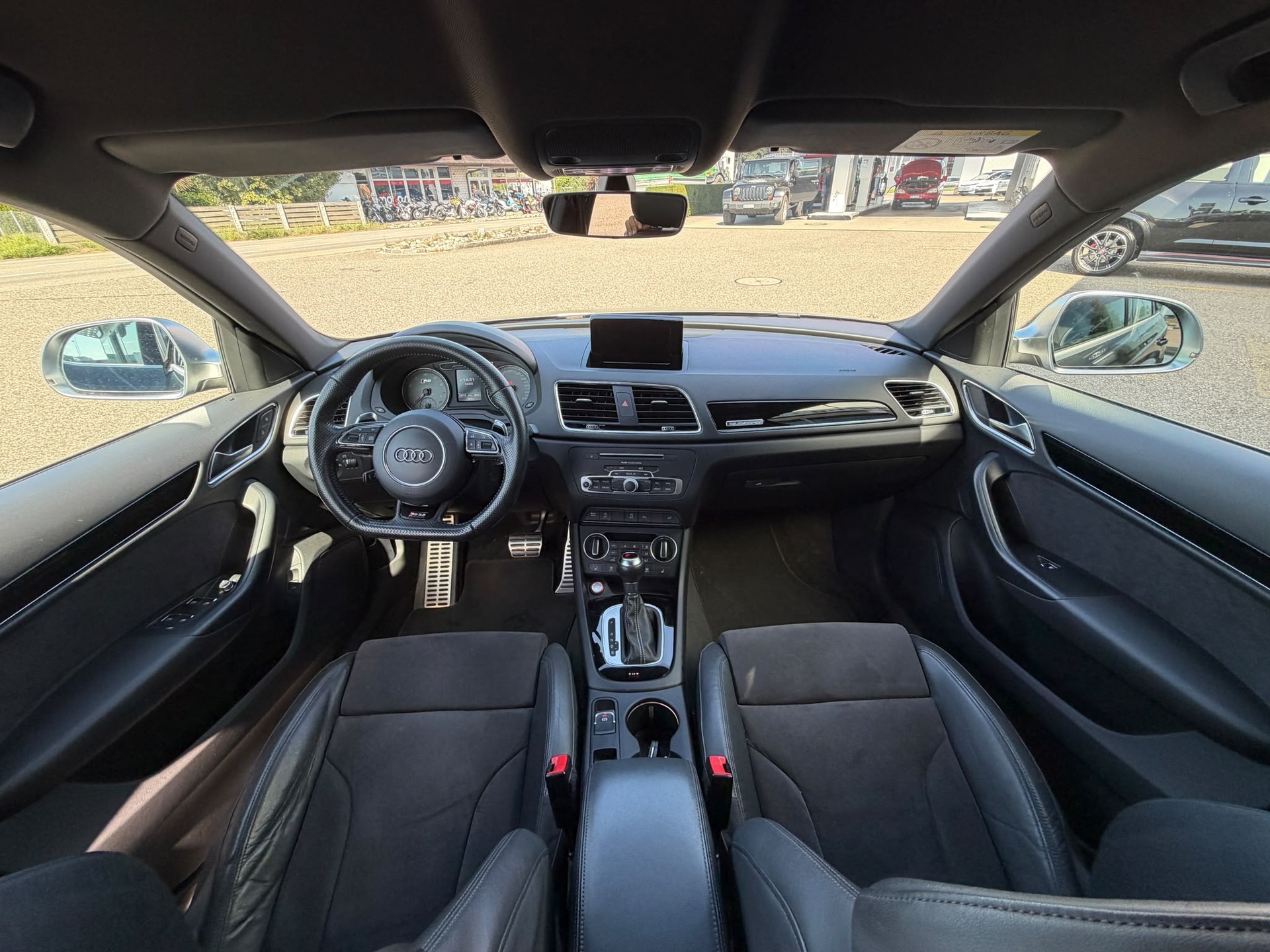AUDI RS Q3 2.5 TFSI quattro S-tronic-image-20