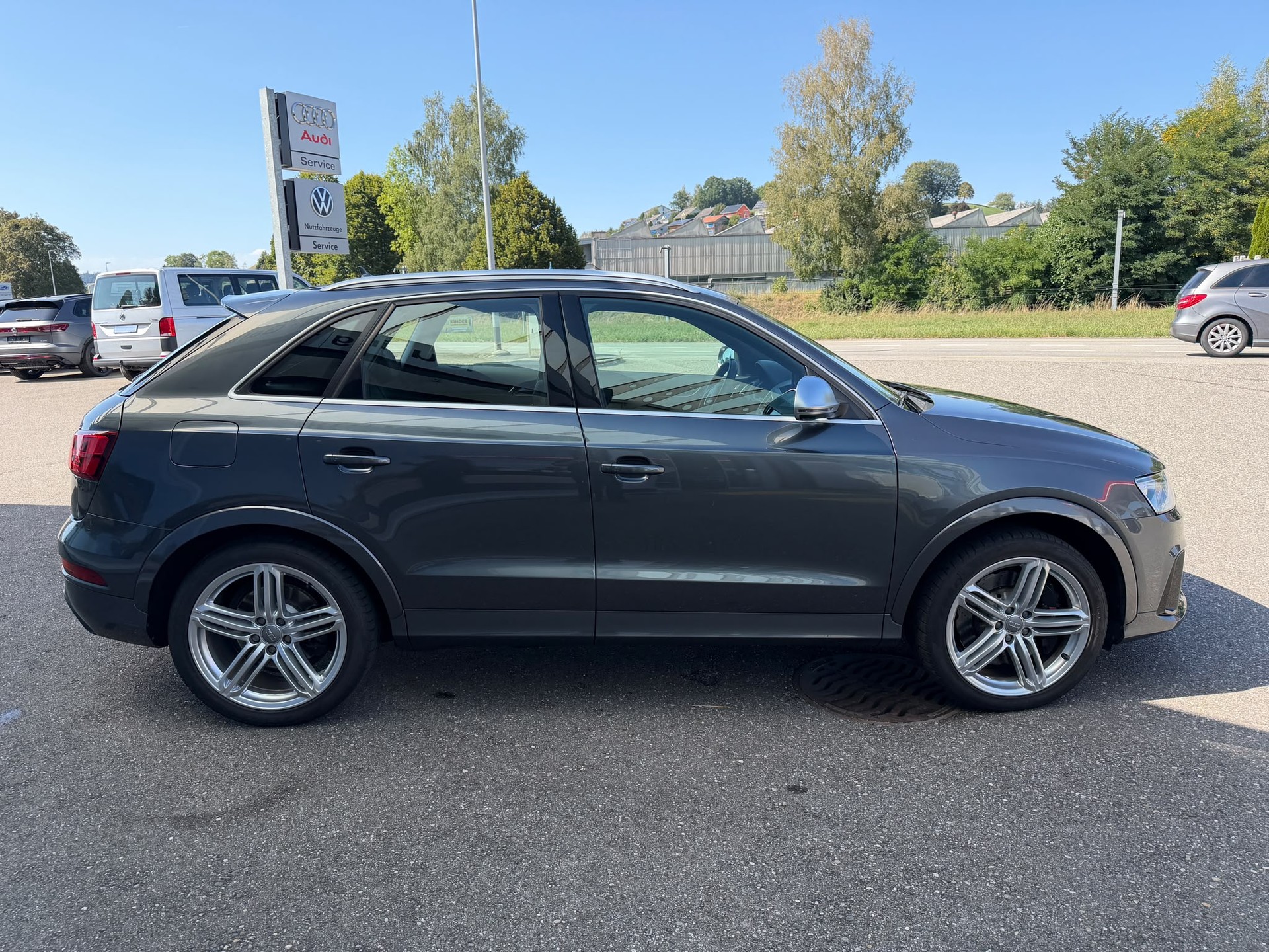 AUDI RS Q3 2.5 TFSI quattro S-tronic-image-5