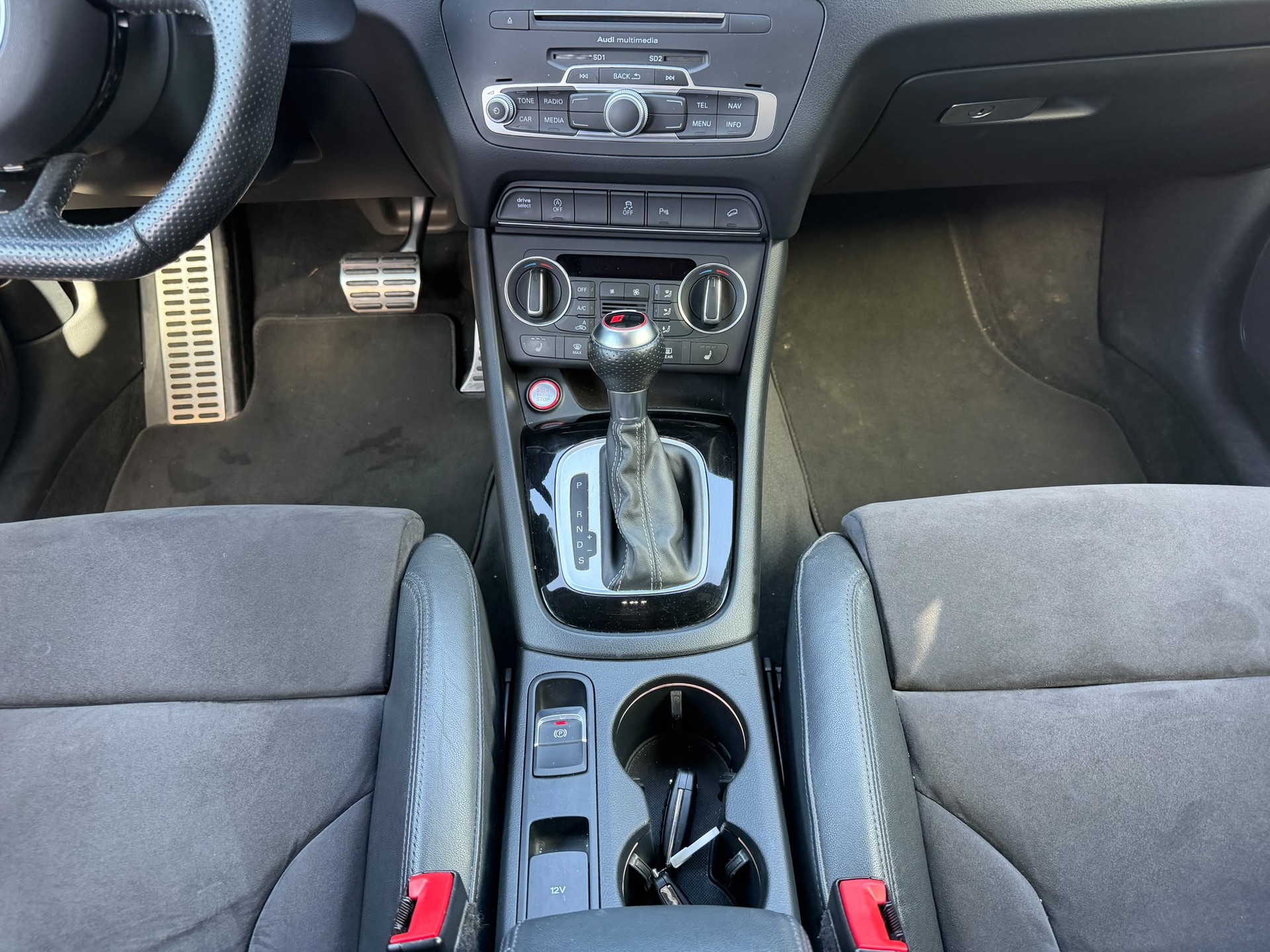 AUDI RS Q3 2.5 TFSI quattro S-tronic-image-19
