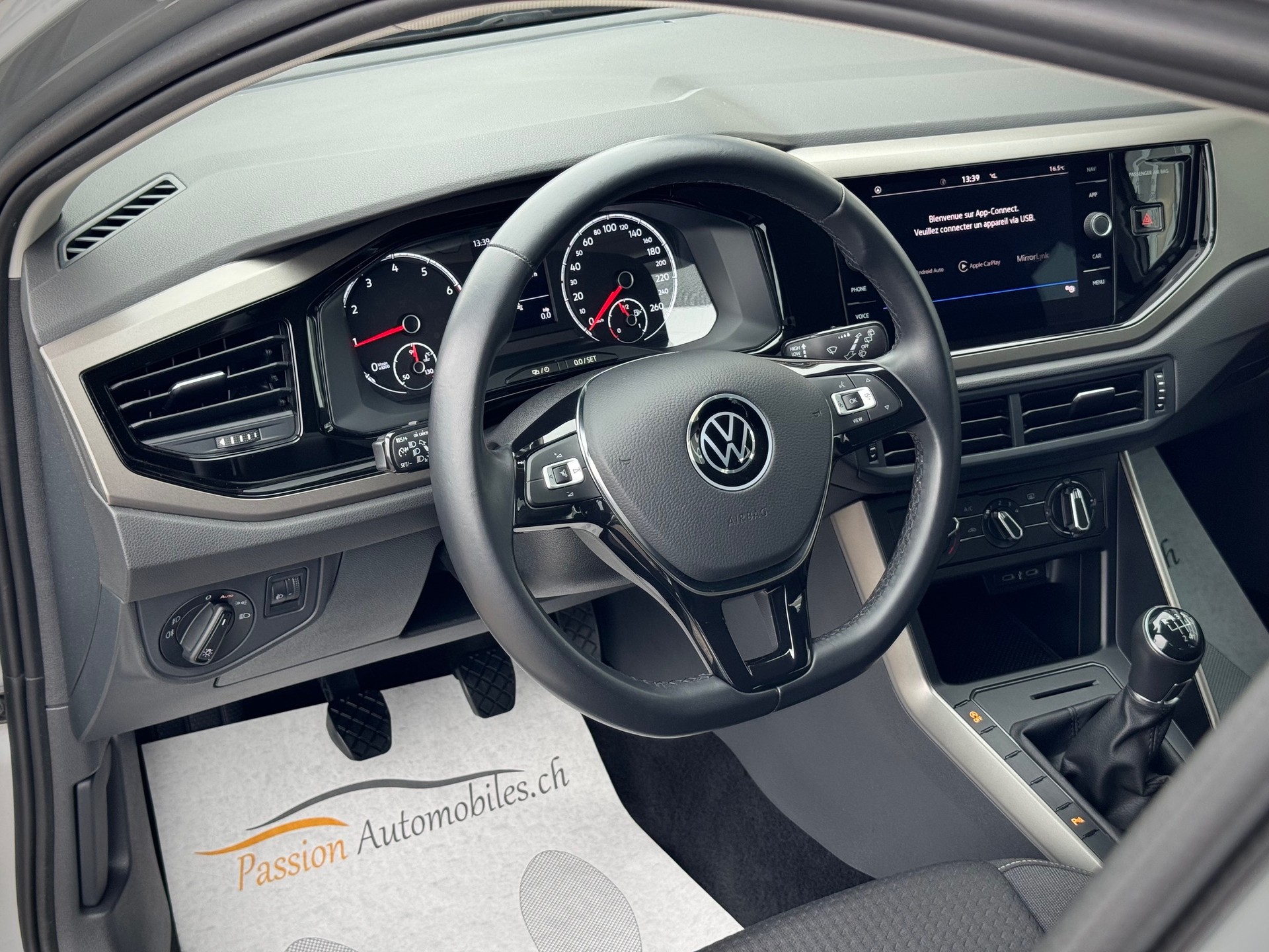 VW Polo 1.0 TSI BMT Comfortline - Véhicule Suisse (CH)-image-6