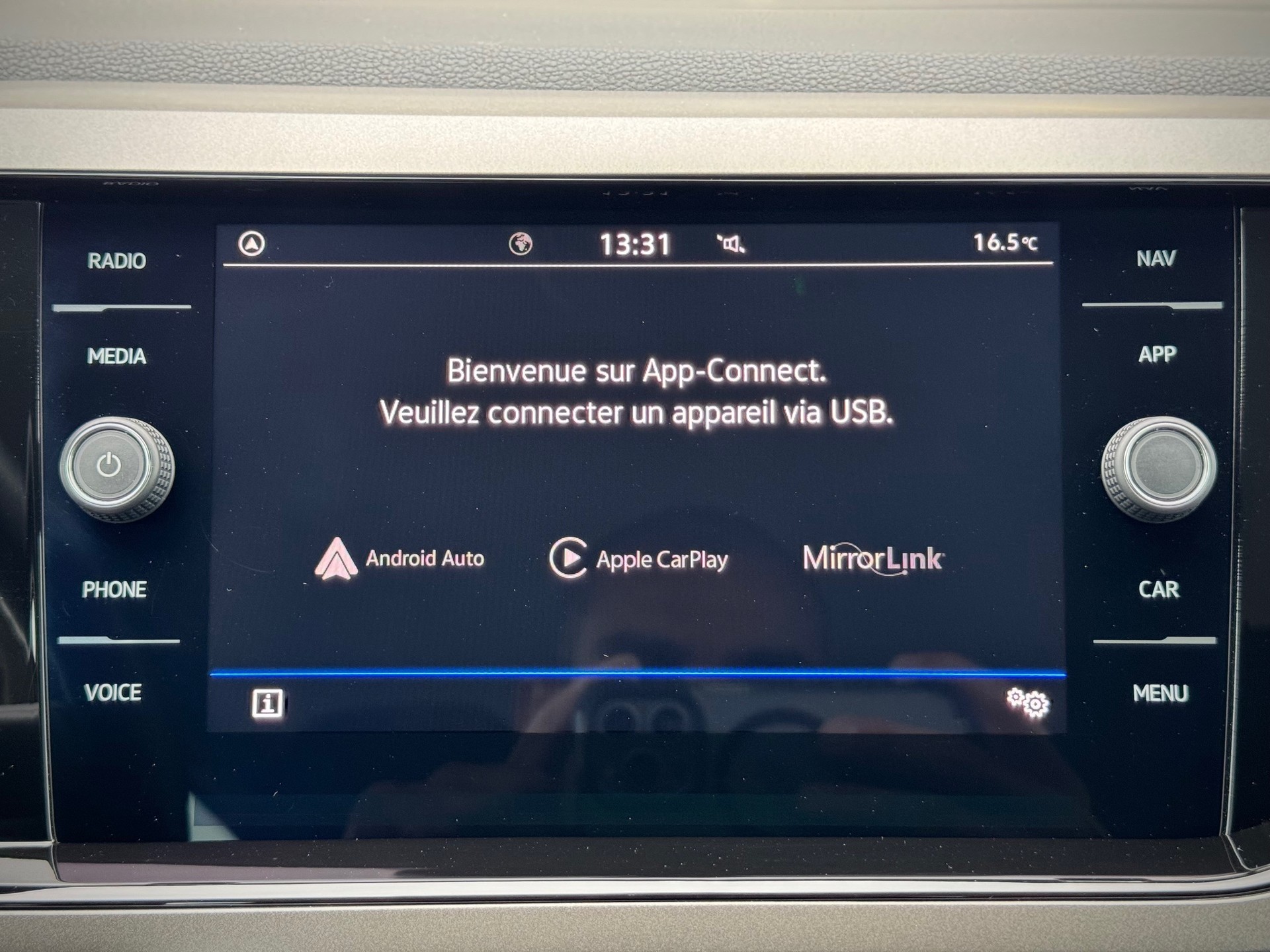 VW Polo 1.0 TSI BMT Comfortline - Véhicule Suisse (CH)-image-9