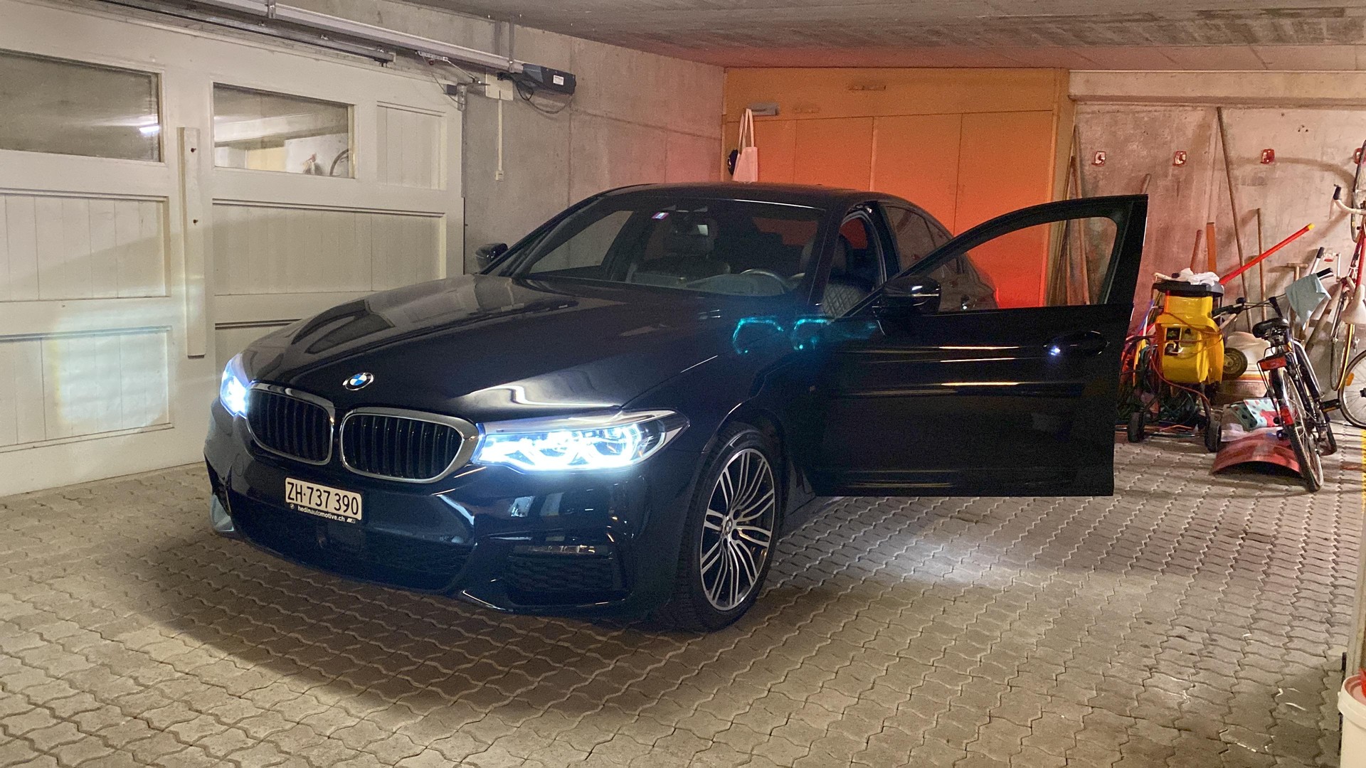 BMW 530d xDrive-image-2