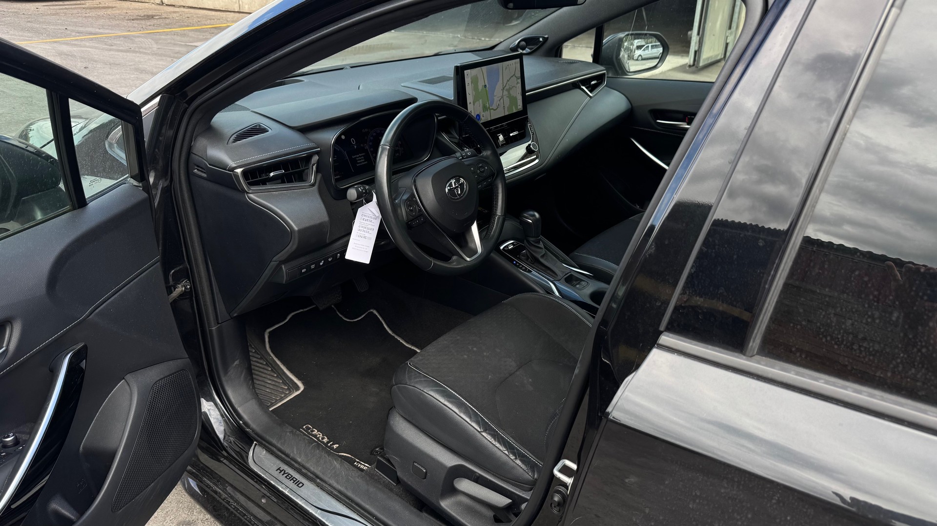 TOYOTA Corolla Touring Sports 2.0 HSD Premium e-CVT-image-10