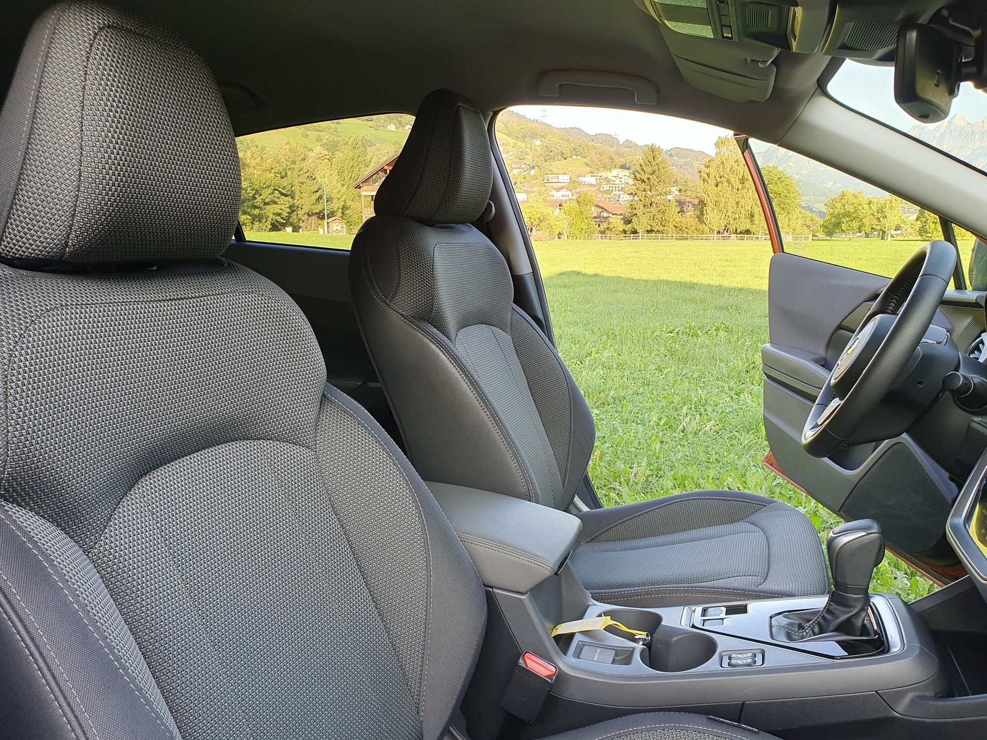SUBARU Crosstrek 2.0i e-Boxer Swiss + 4x4-image-11