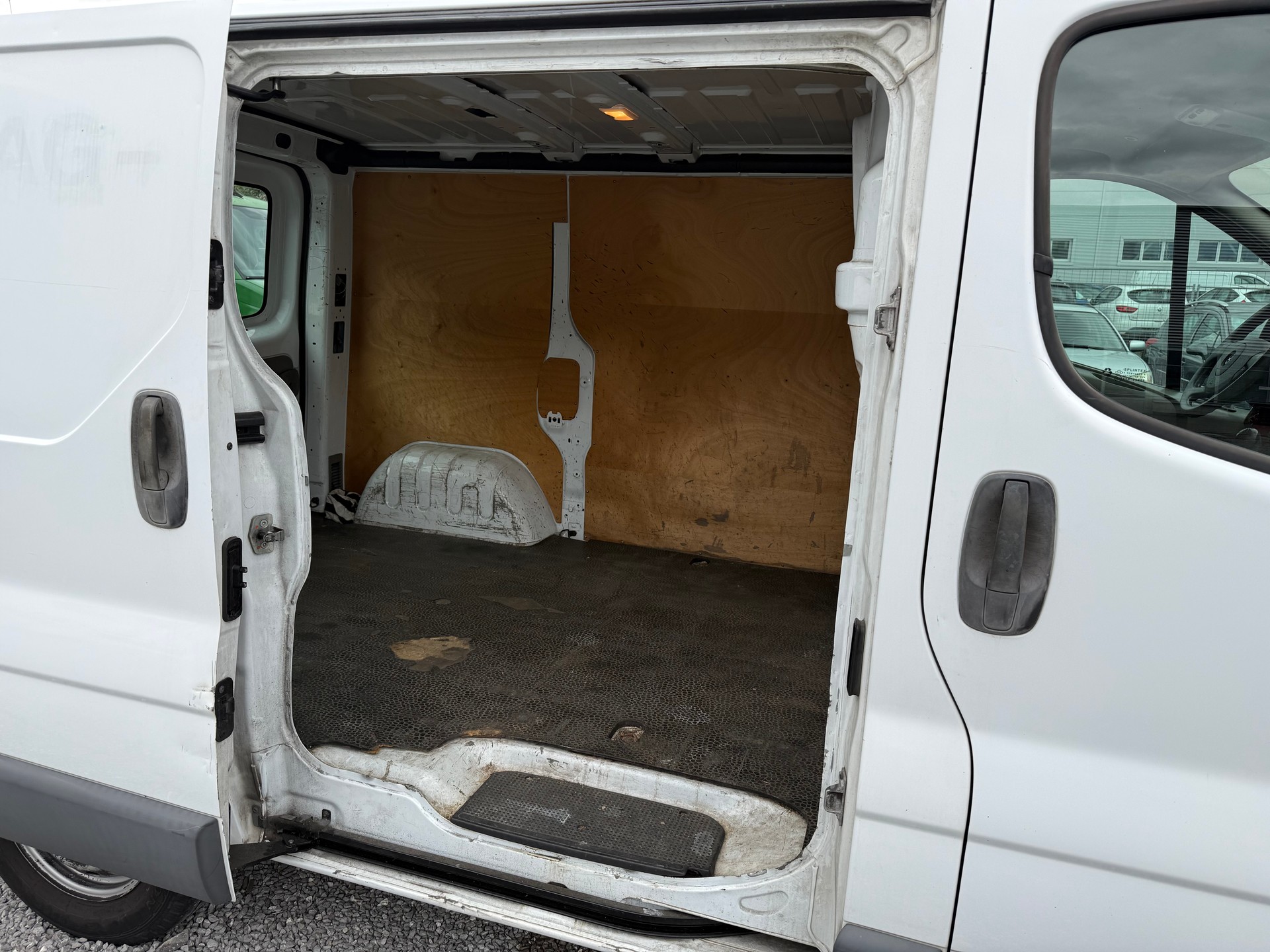OPEL Vivaro 2.0 CDTI 2.7t L1H1-image-8