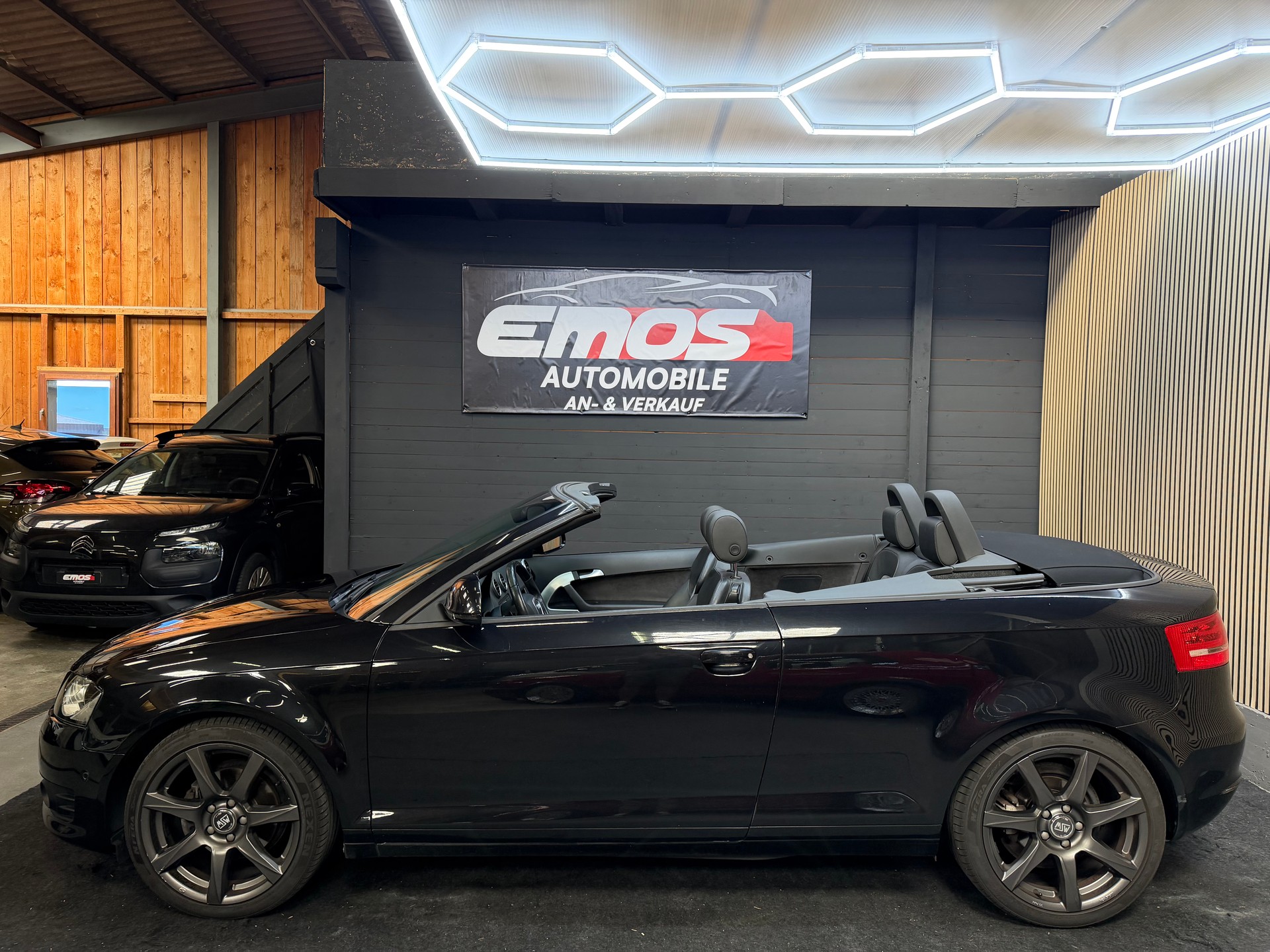 AUDI A3 Cabriolet 1.8 TFSI Attraction S-tronic S-Line-image-3
