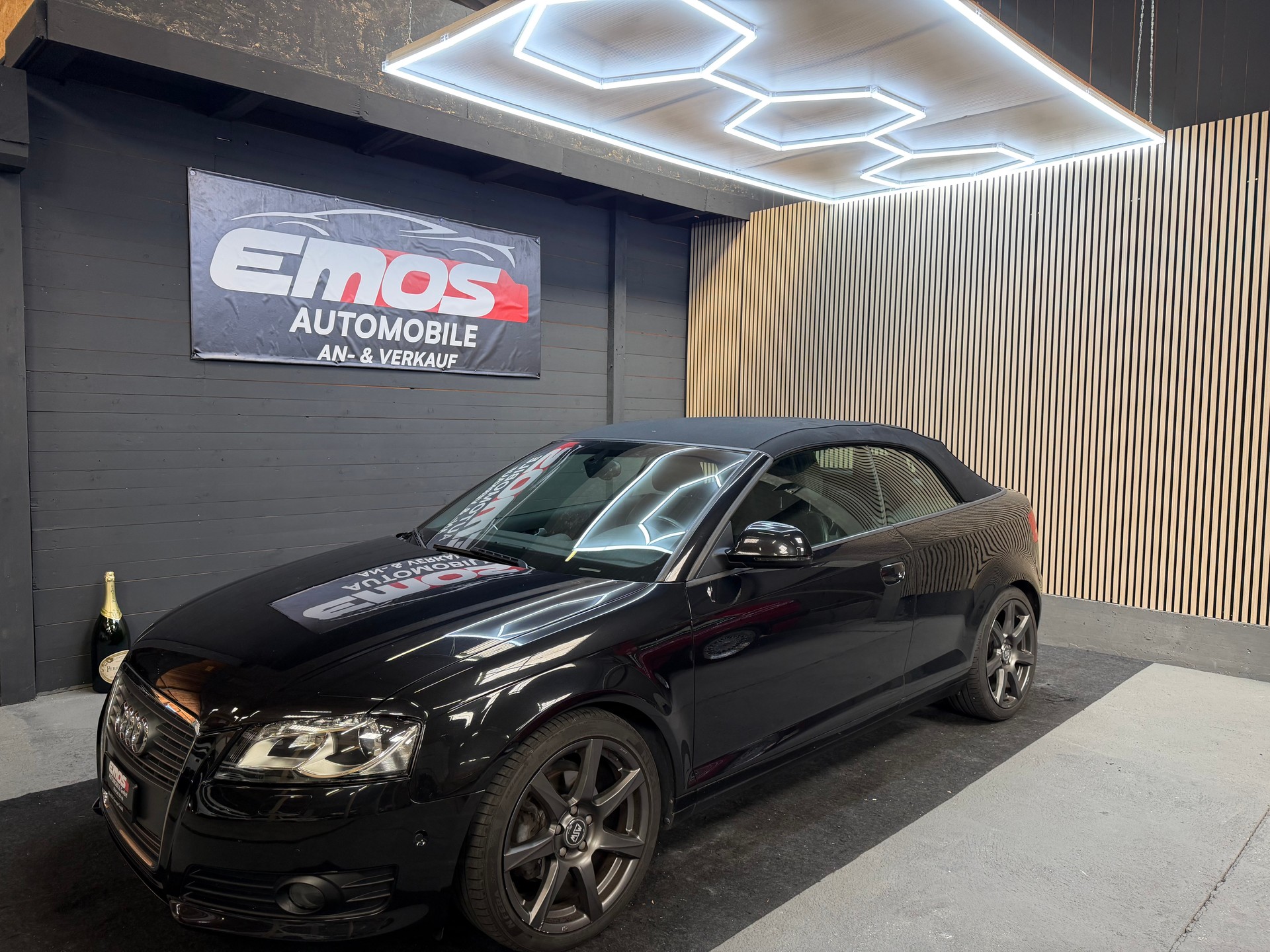 AUDI A3 Cabriolet 1.8 TFSI Attraction S-tronic S-Line-image-6