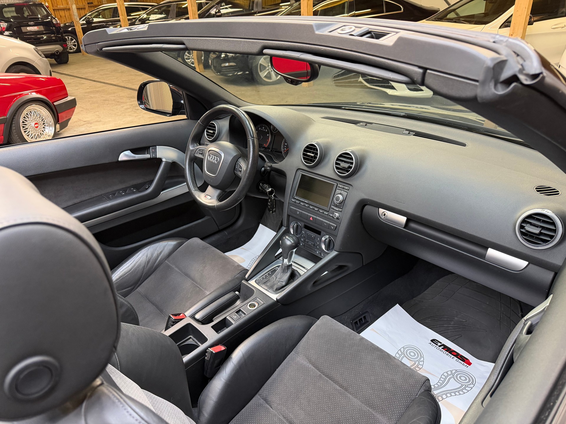 AUDI A3 Cabriolet 1.8 TFSI Attraction S-tronic S-Line-image-11