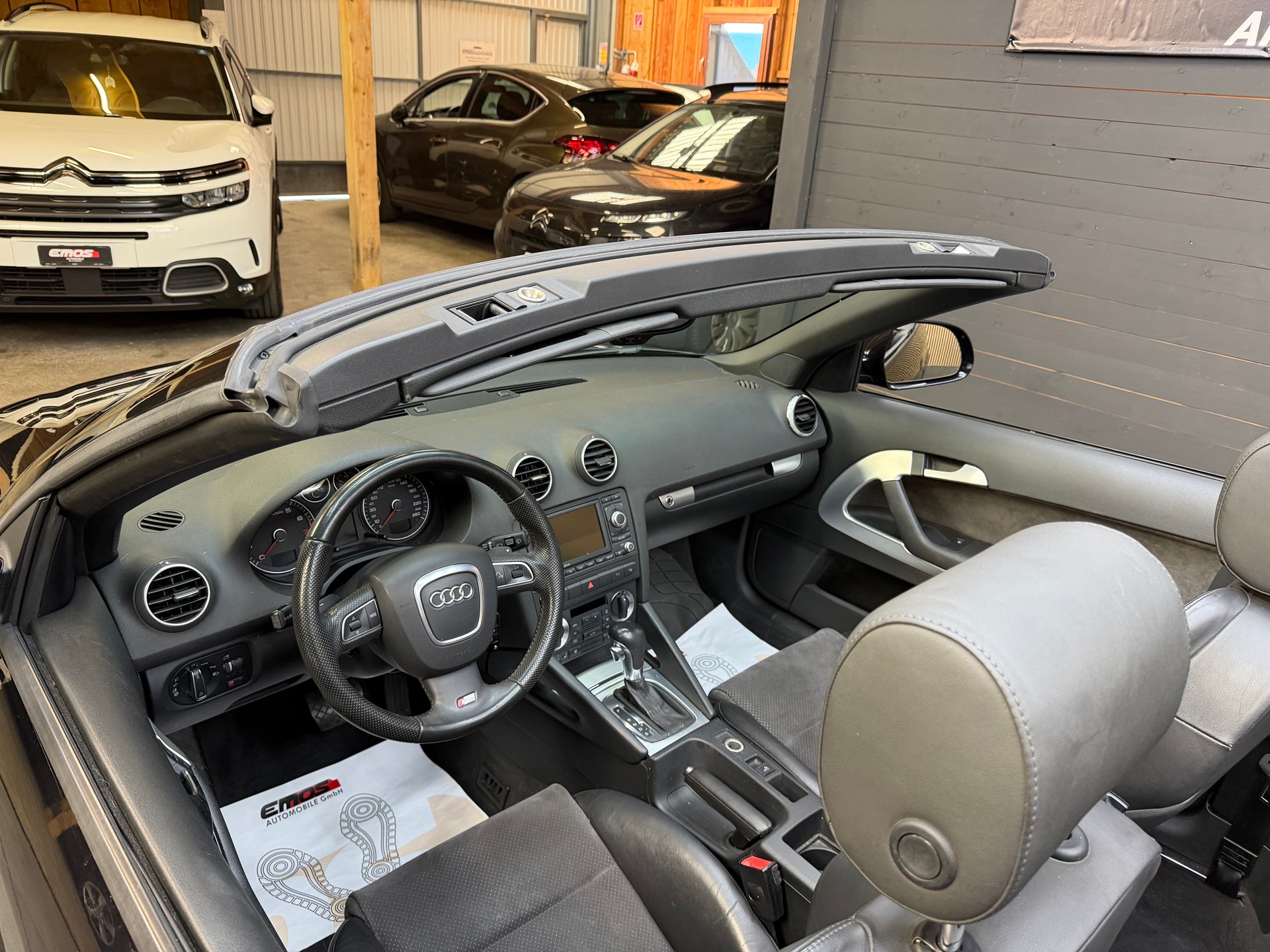 AUDI A3 Cabriolet 1.8 TFSI Attraction S-tronic S-Line-image-8