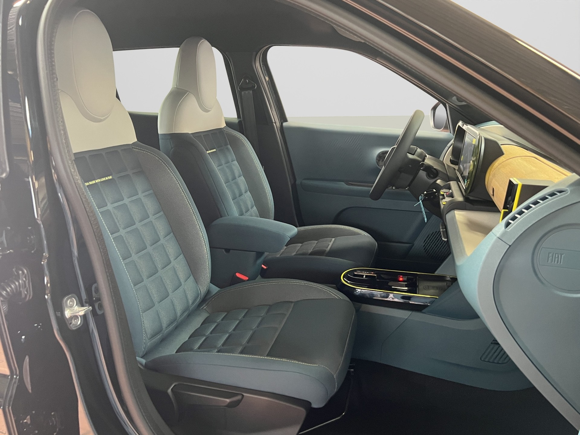 FIAT Grande Panda MHEV La Prima-image-11
