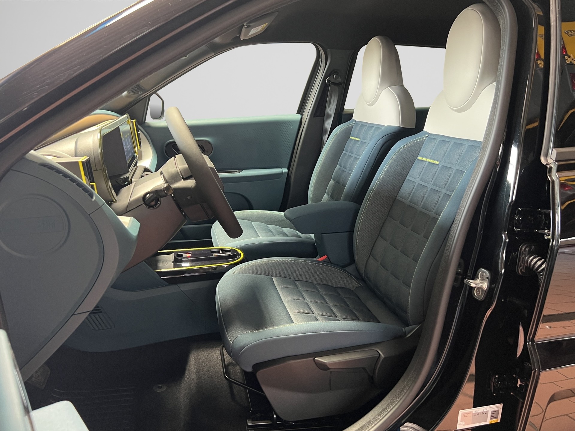 FIAT Grande Panda MHEV La Prima-image-7