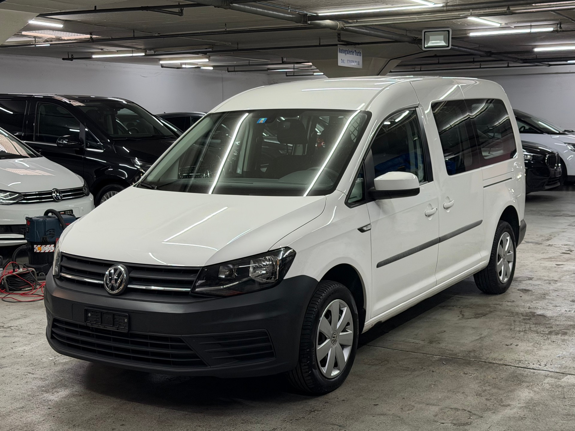 VW Caddy Maxi 2.0 TDI-image-0