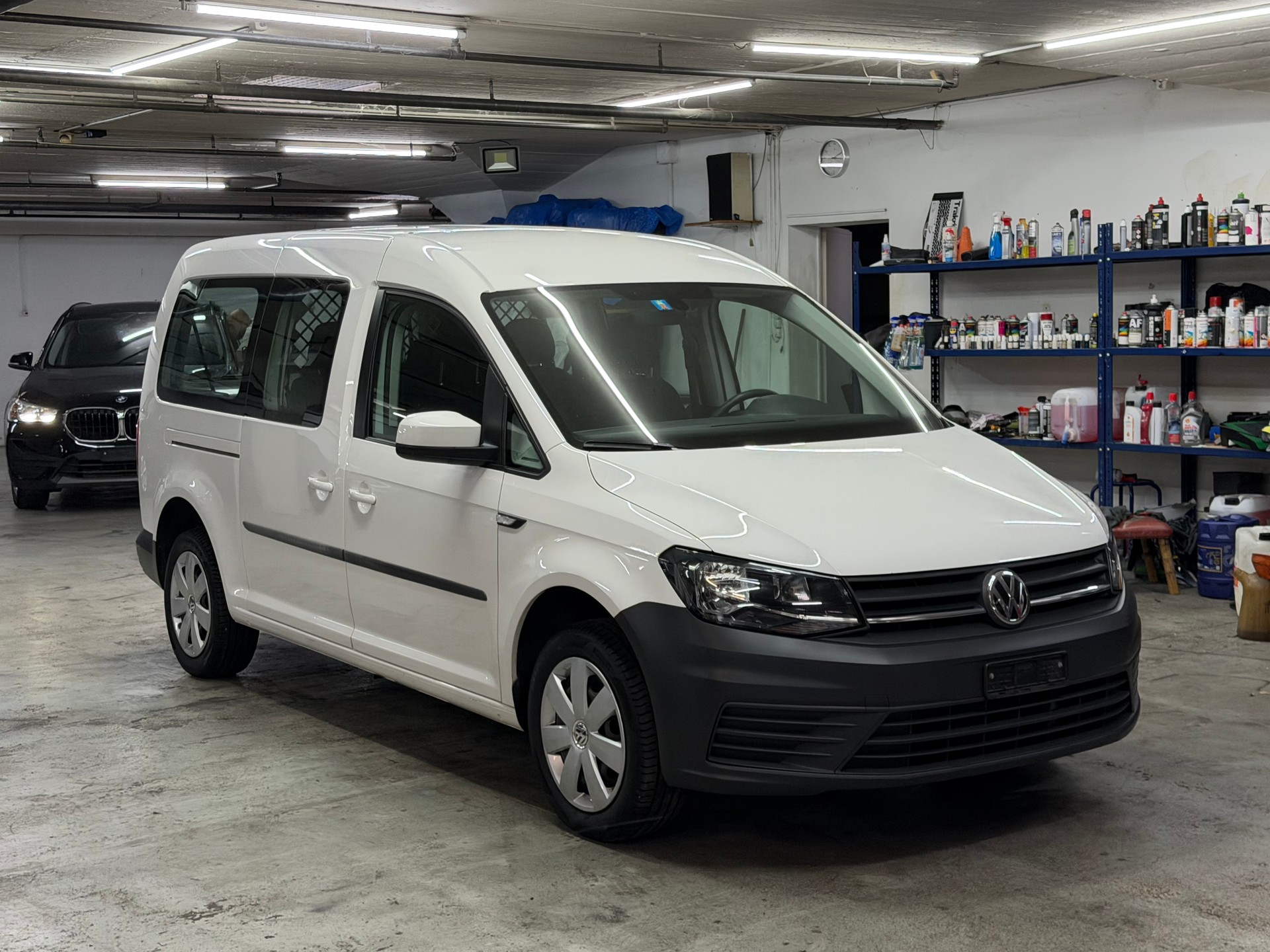 VW Caddy Maxi 2.0 TDI-image-1