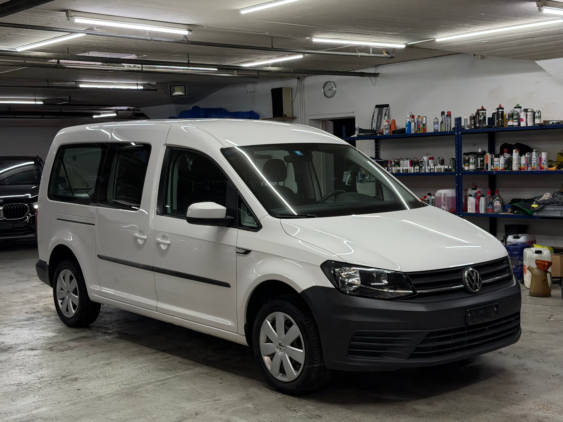 VW Caddy Maxi 2.0 TDI-image-2