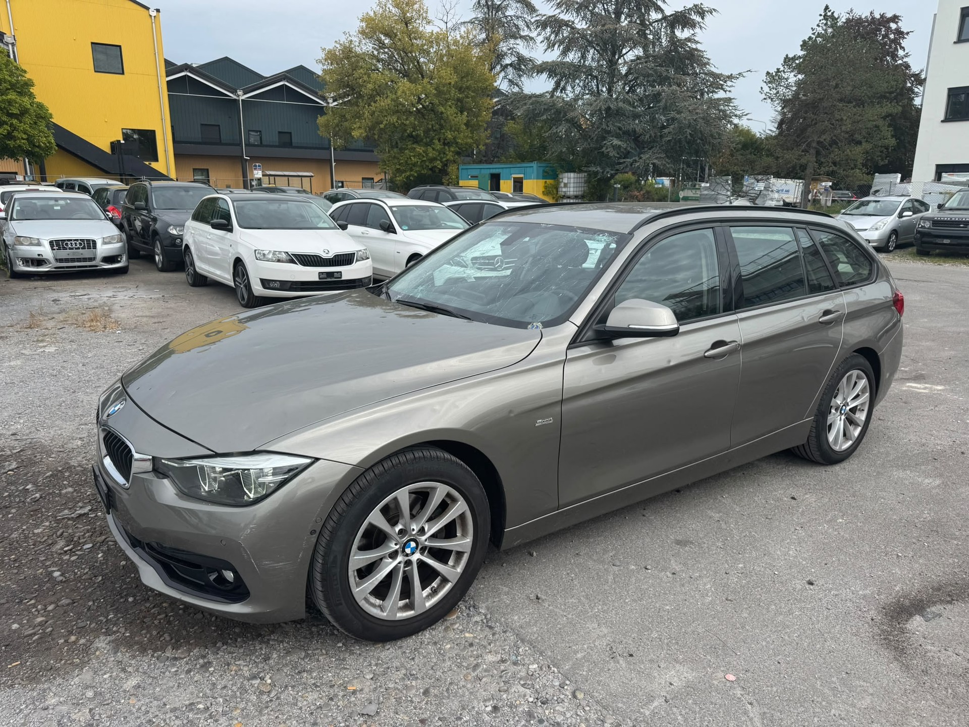 BMW 320d xDrive Touring Edition M Sport Steptronic-image-14