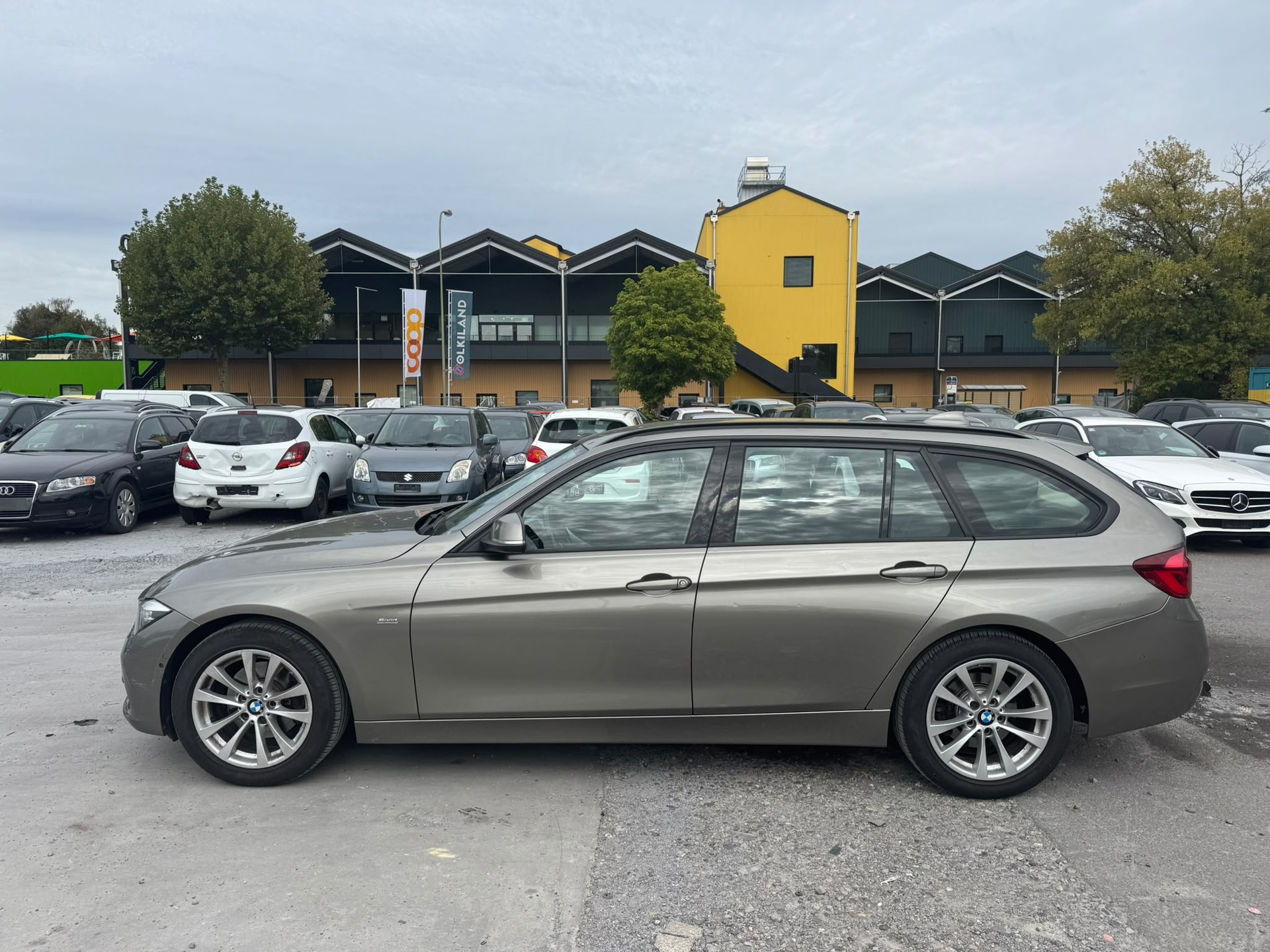 BMW 320d xDrive Touring Edition M Sport Steptronic-image-10