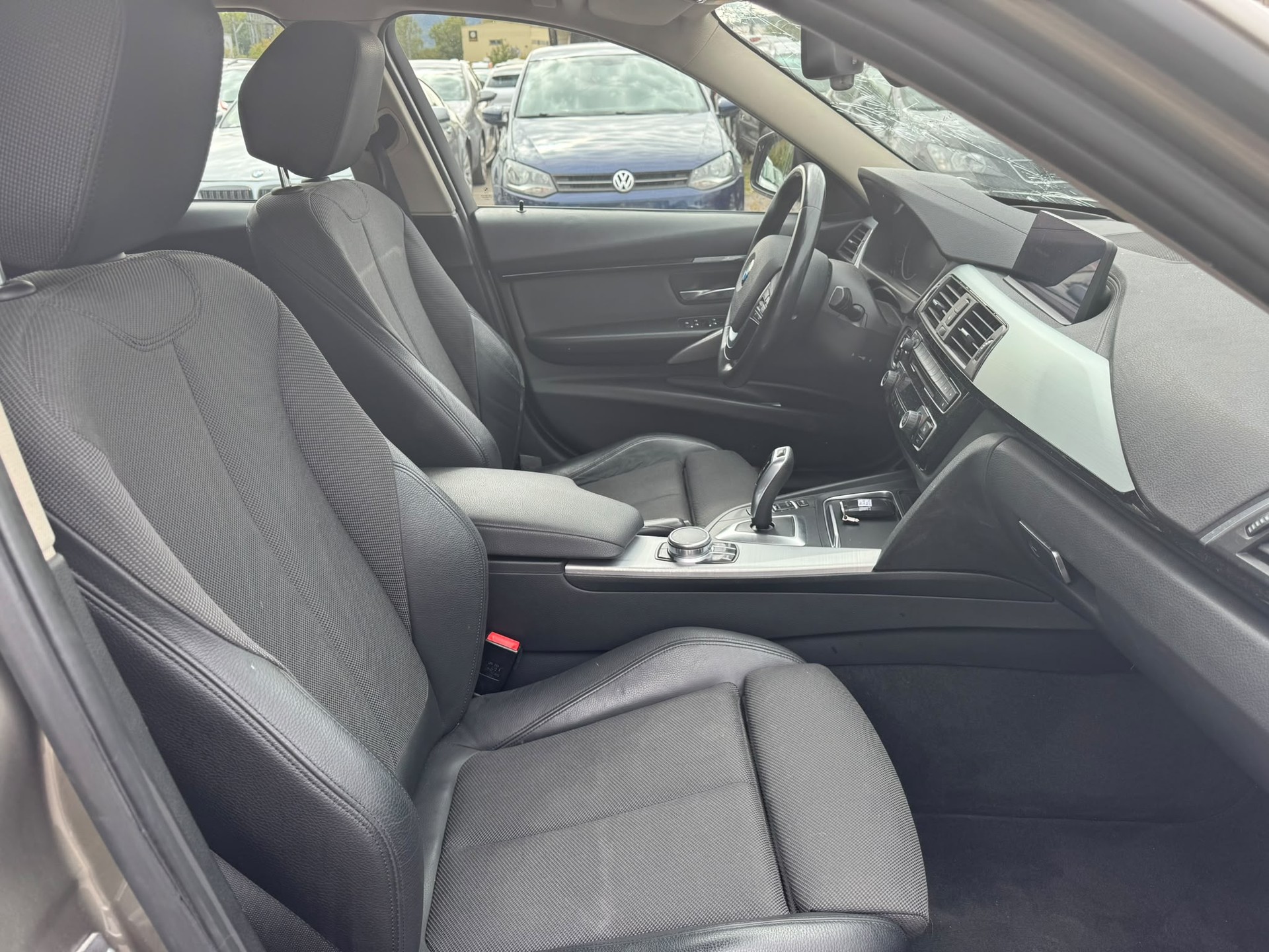 BMW 320d xDrive Touring Edition M Sport Steptronic-image-4