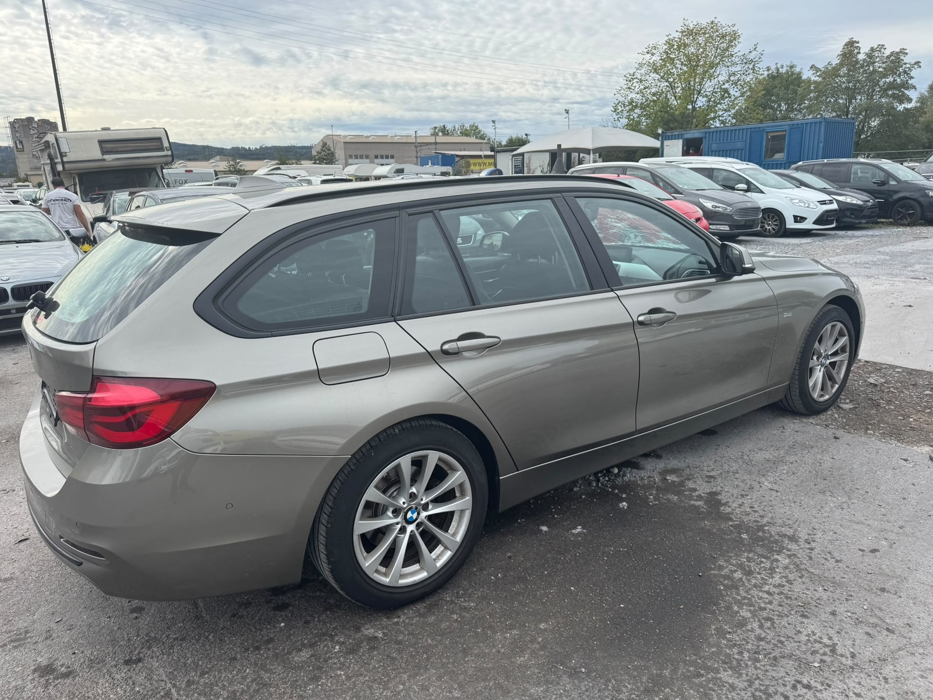 BMW 320d xDrive Touring Edition M Sport Steptronic-image-15