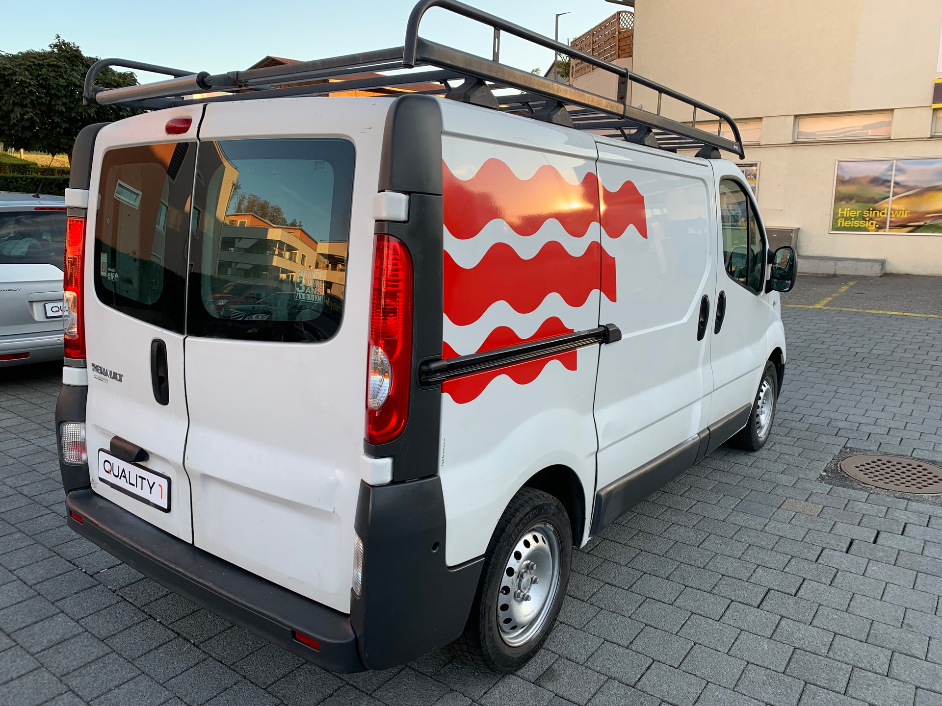 RENAULT Trafic 2.0 dCi 90 2.7t L1H1-image-2