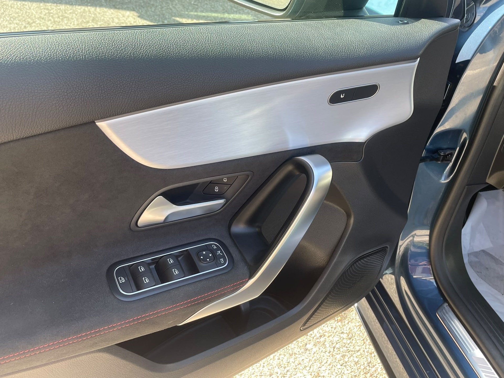 MERCEDES-BENZ A 35 AMG 4Matic Speedshift-image-10