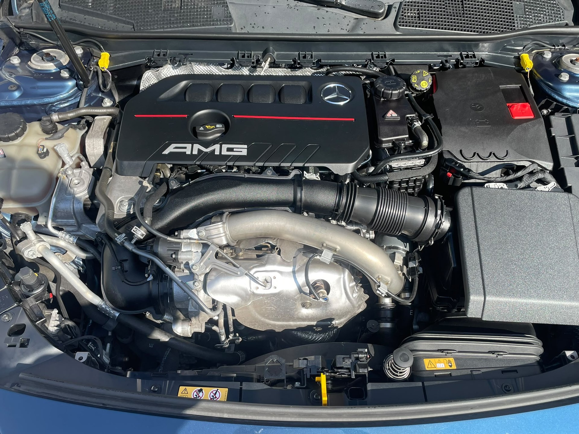 MERCEDES-BENZ A 35 AMG 4Matic Speedshift-image-12