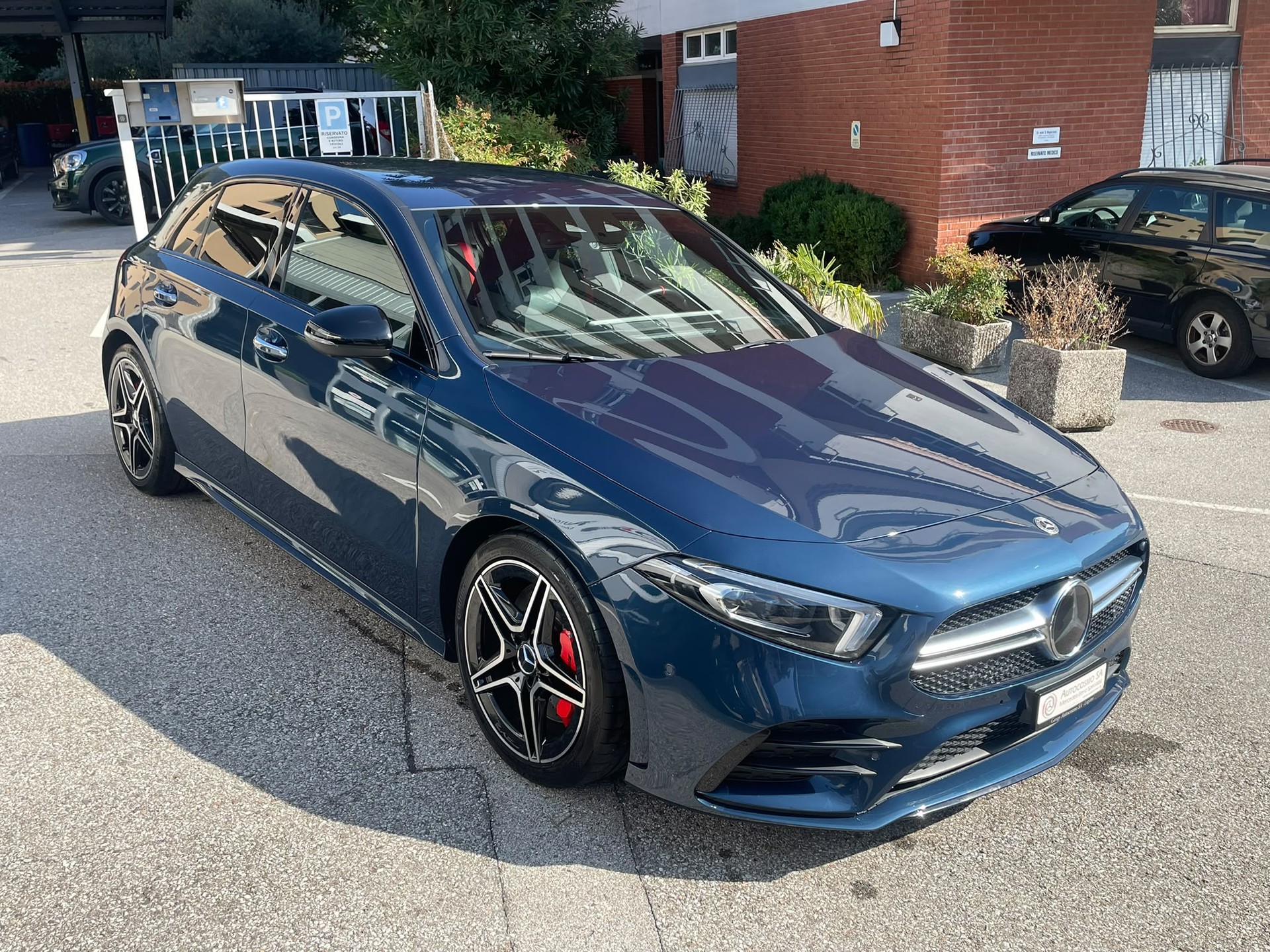 MERCEDES-BENZ A 35 AMG 4Matic Speedshift-image-2