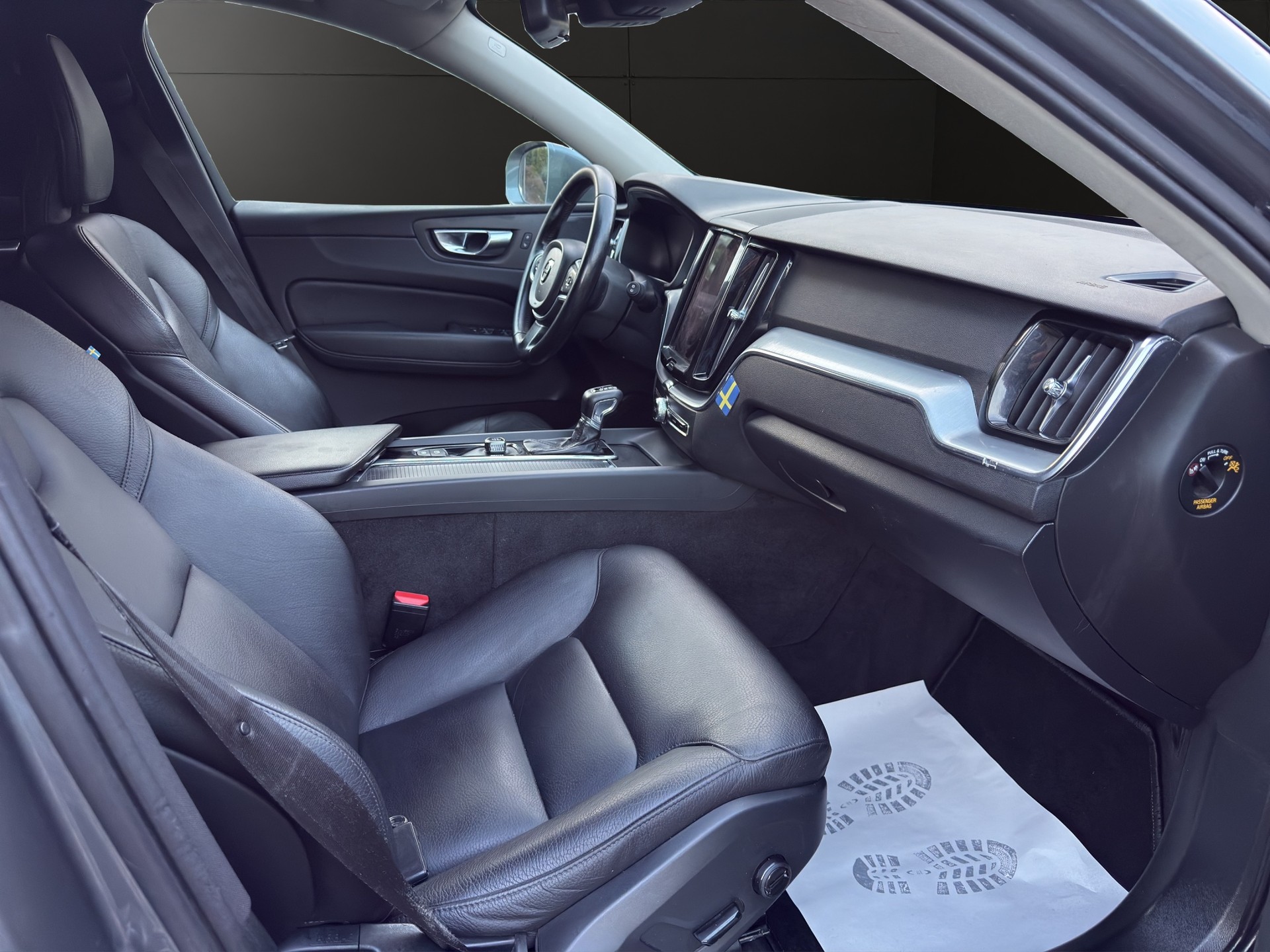 VOLVO XC60 T5 AWD Momentum Geartronic-image-10