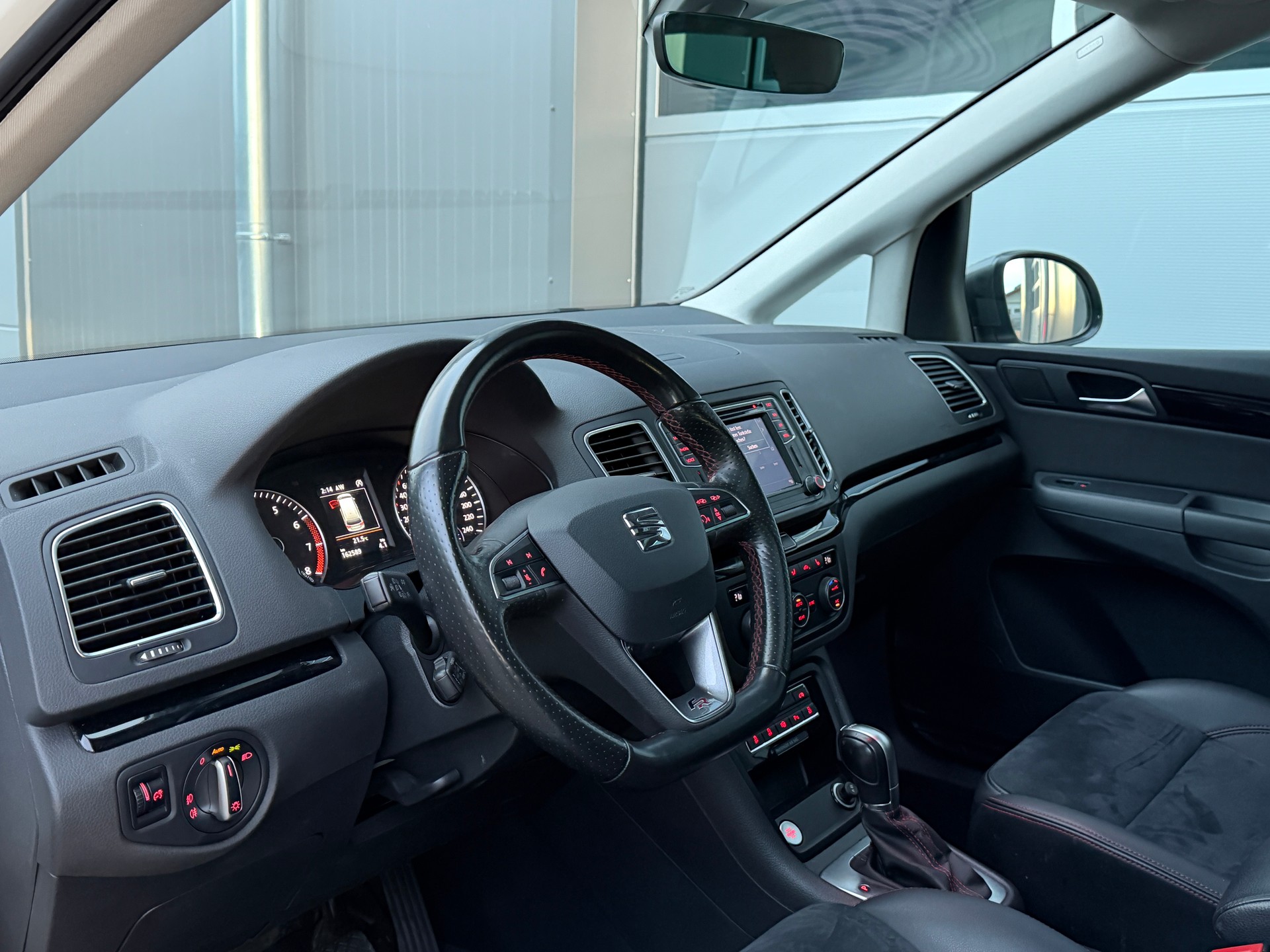 SEAT Alhambra 1.4 TSI DSG SWISS FR2-image-13
