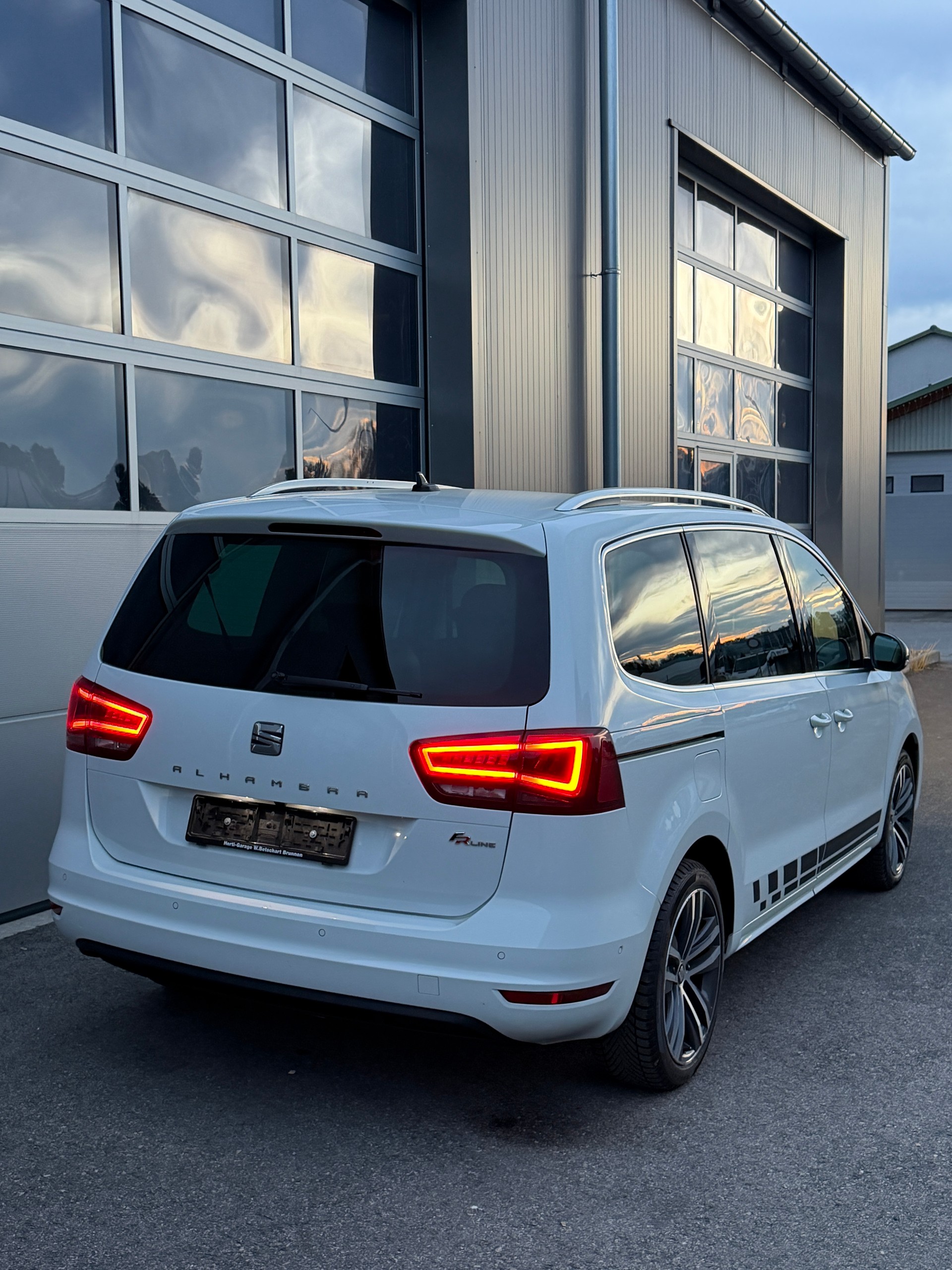 SEAT Alhambra 1.4 TSI DSG SWISS FR2-image-4