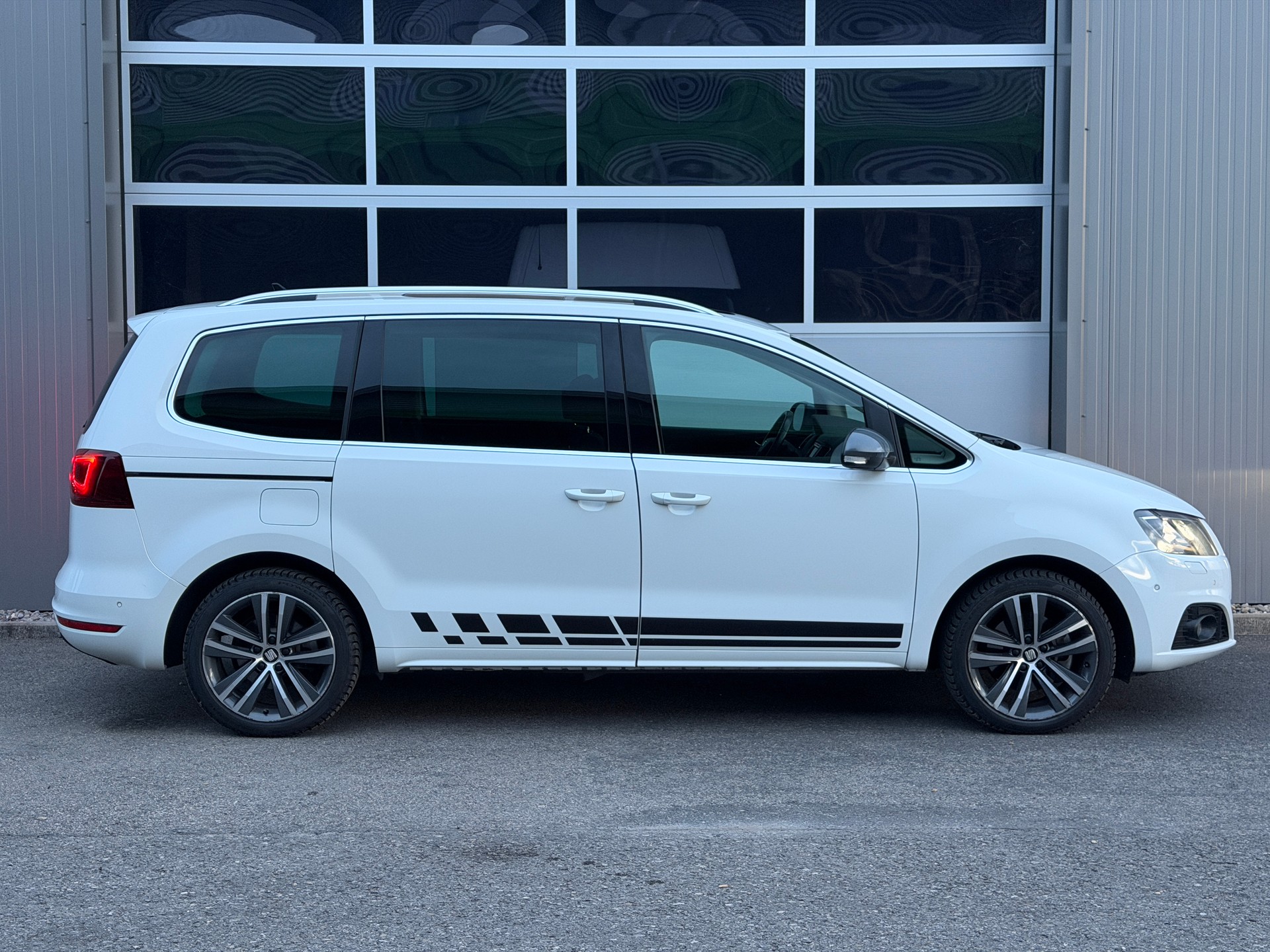 SEAT Alhambra 1.4 TSI DSG SWISS FR2-image-6