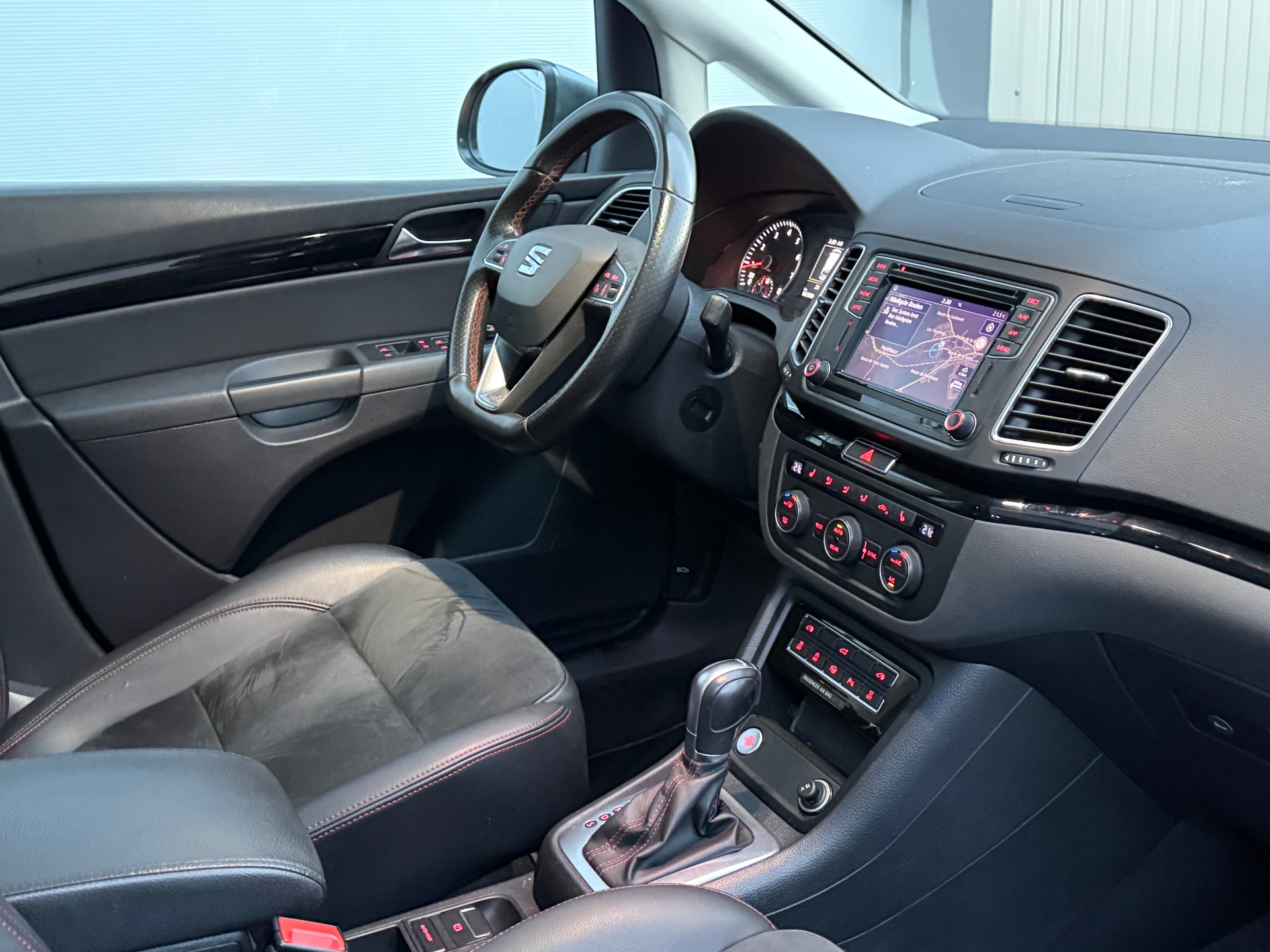 SEAT Alhambra 1.4 TSI DSG SWISS FR2-image-9