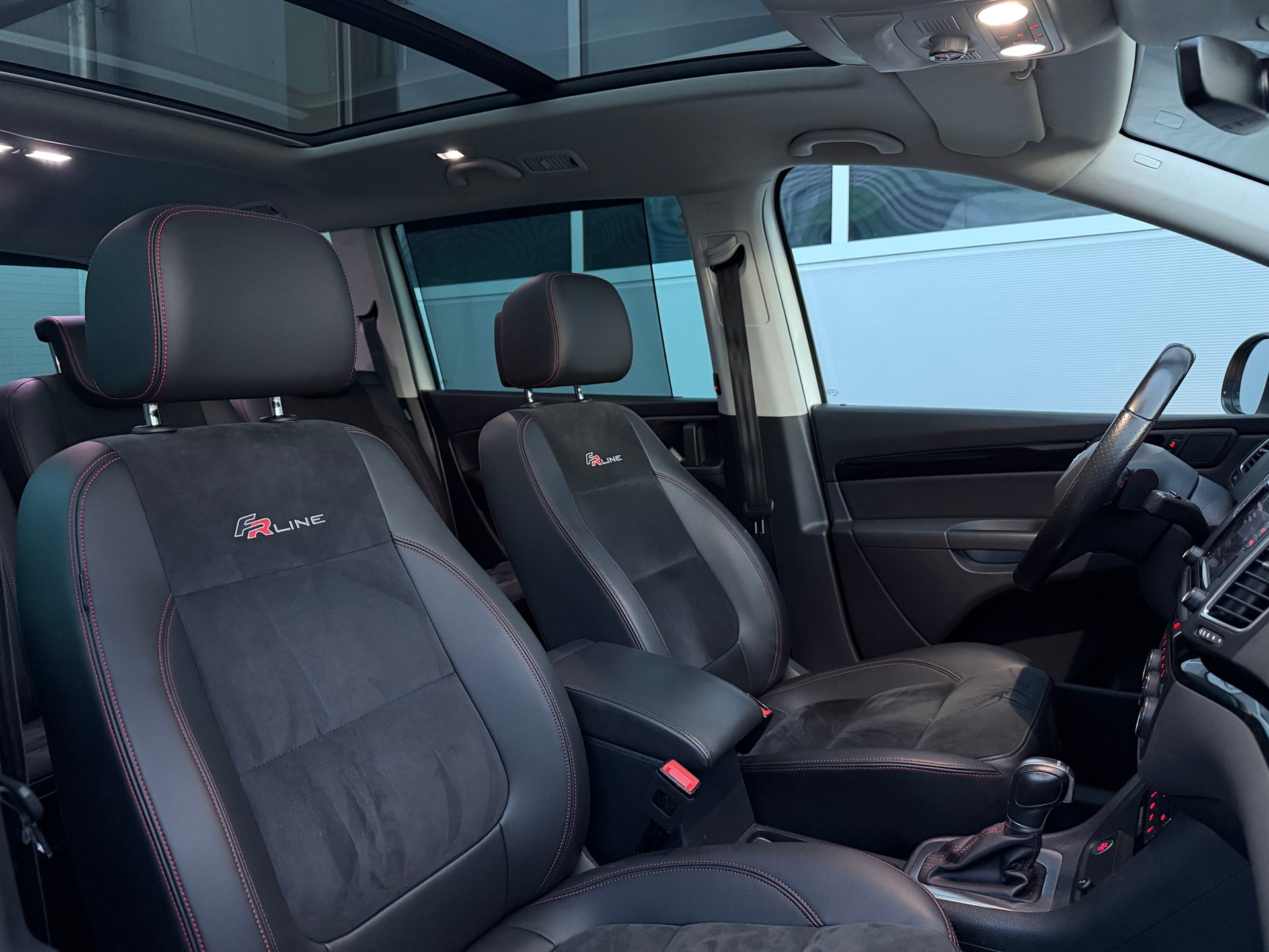 SEAT Alhambra 1.4 TSI DSG SWISS FR2-image-8