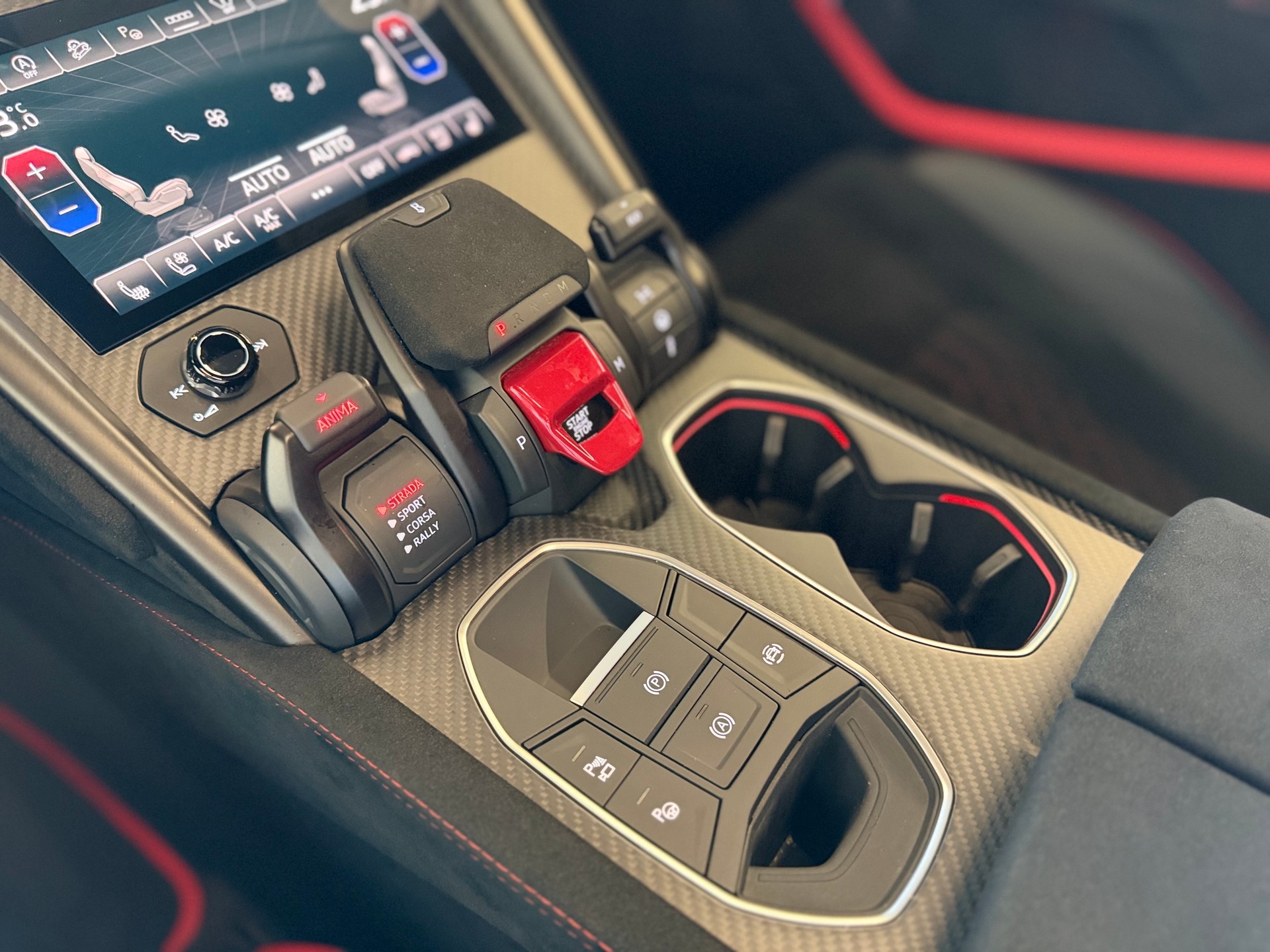 LAMBORGHINI Urus Performante ( CH AUTO ) 666 PS + ABSOLUT FULL OPTION !-image-26