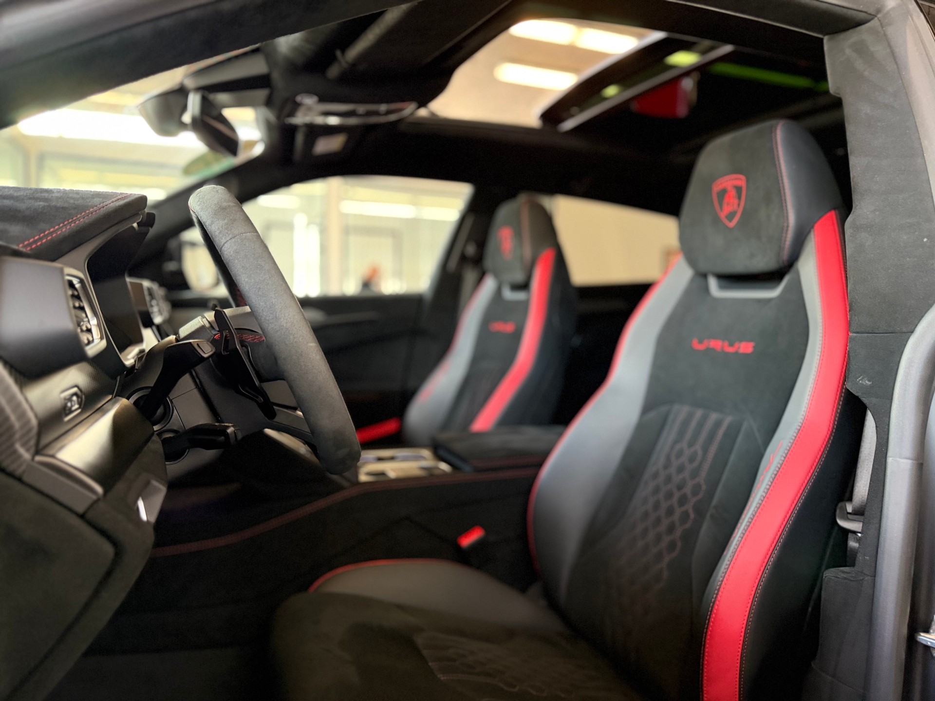 LAMBORGHINI Urus Performante ( CH AUTO ) 666 PS + ABSOLUT FULL OPTION !-image-20