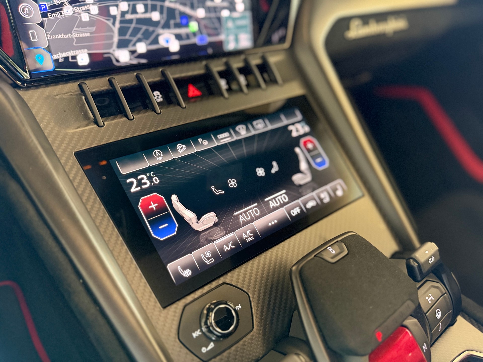 LAMBORGHINI Urus Performante ( CH AUTO ) 666 PS + ABSOLUT FULL OPTION !-image-25